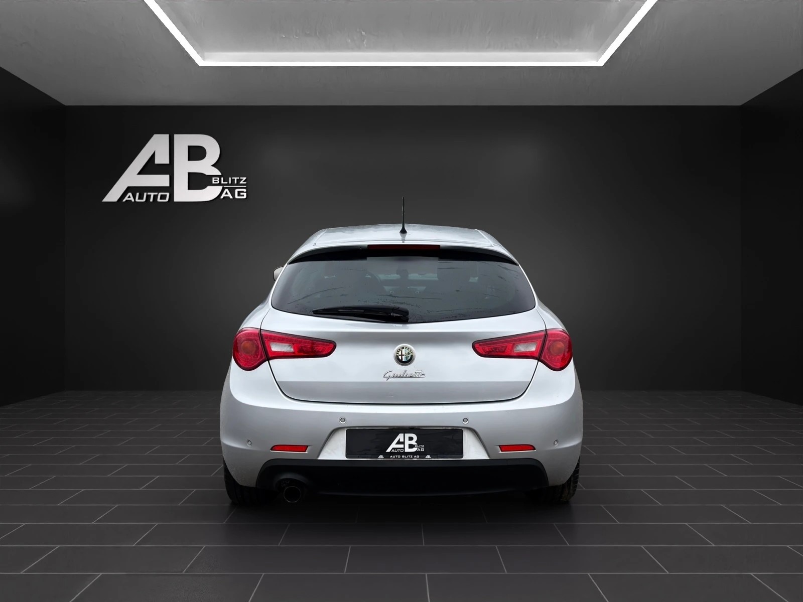 ALFA ROMEO Giulietta 1.6 JTDM Distinctive-image-3