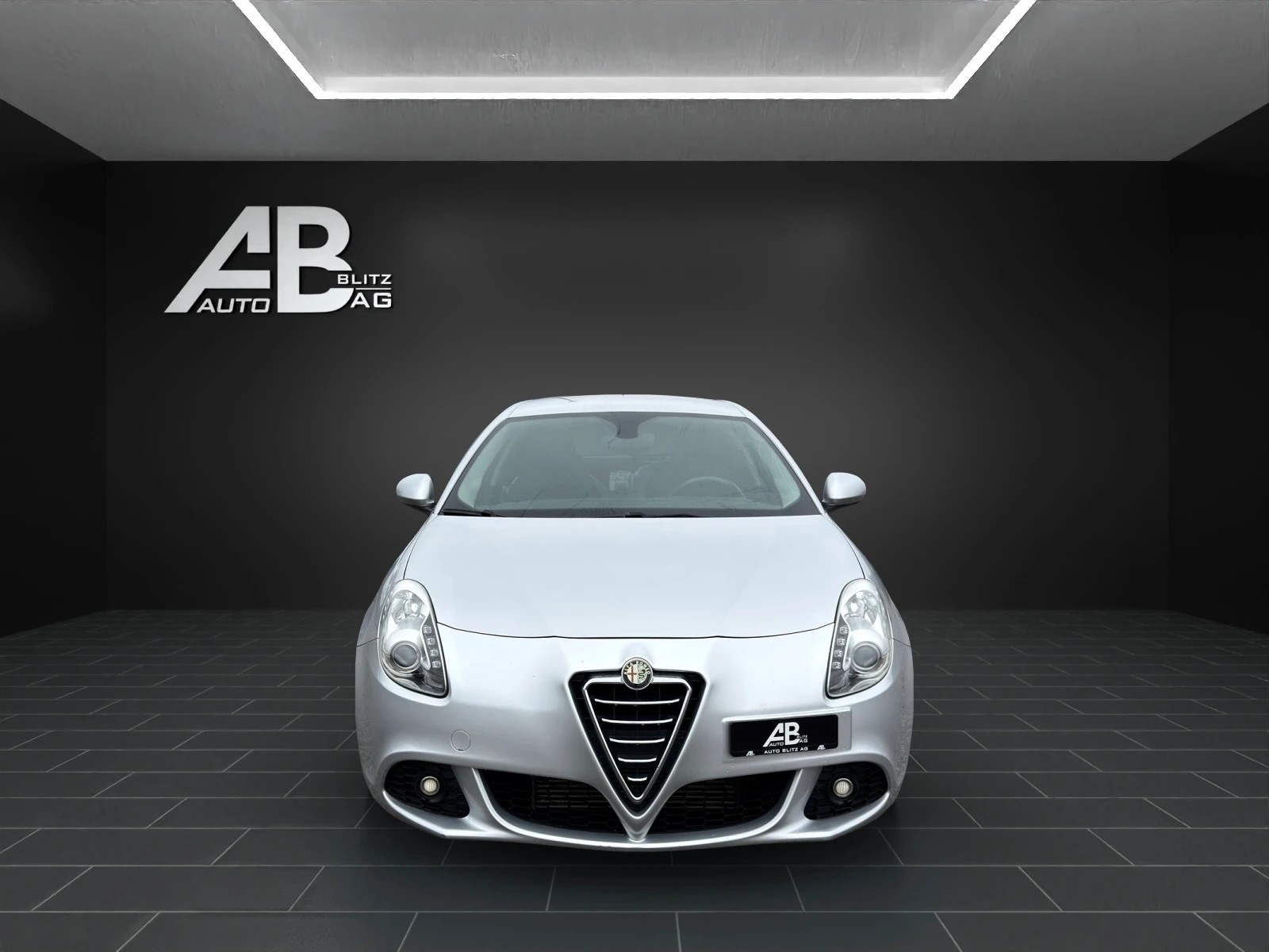 ALFA ROMEO Giulietta 1.6 JTDM Distinctive-image-0