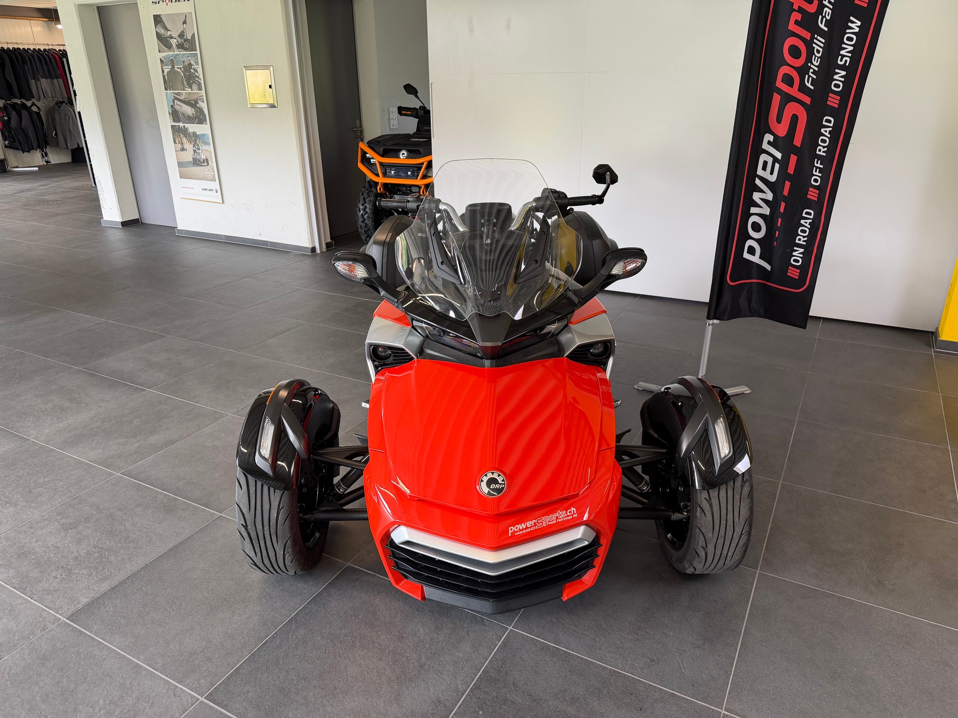 CAN-AM Spyder F3-S SE6-showroom-element-1