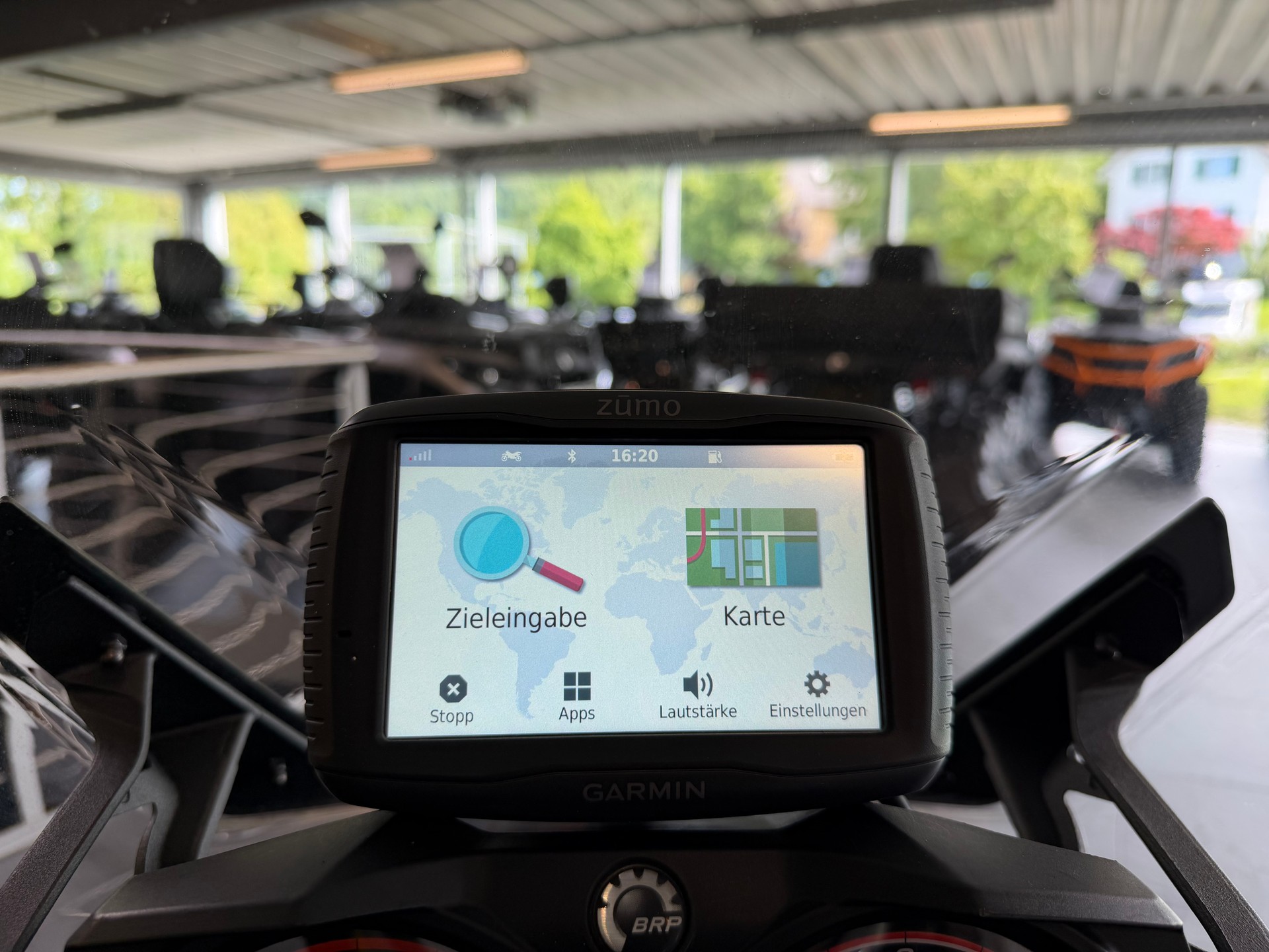 CAN-AM Spyder F3-S SE6-showroom-element-3