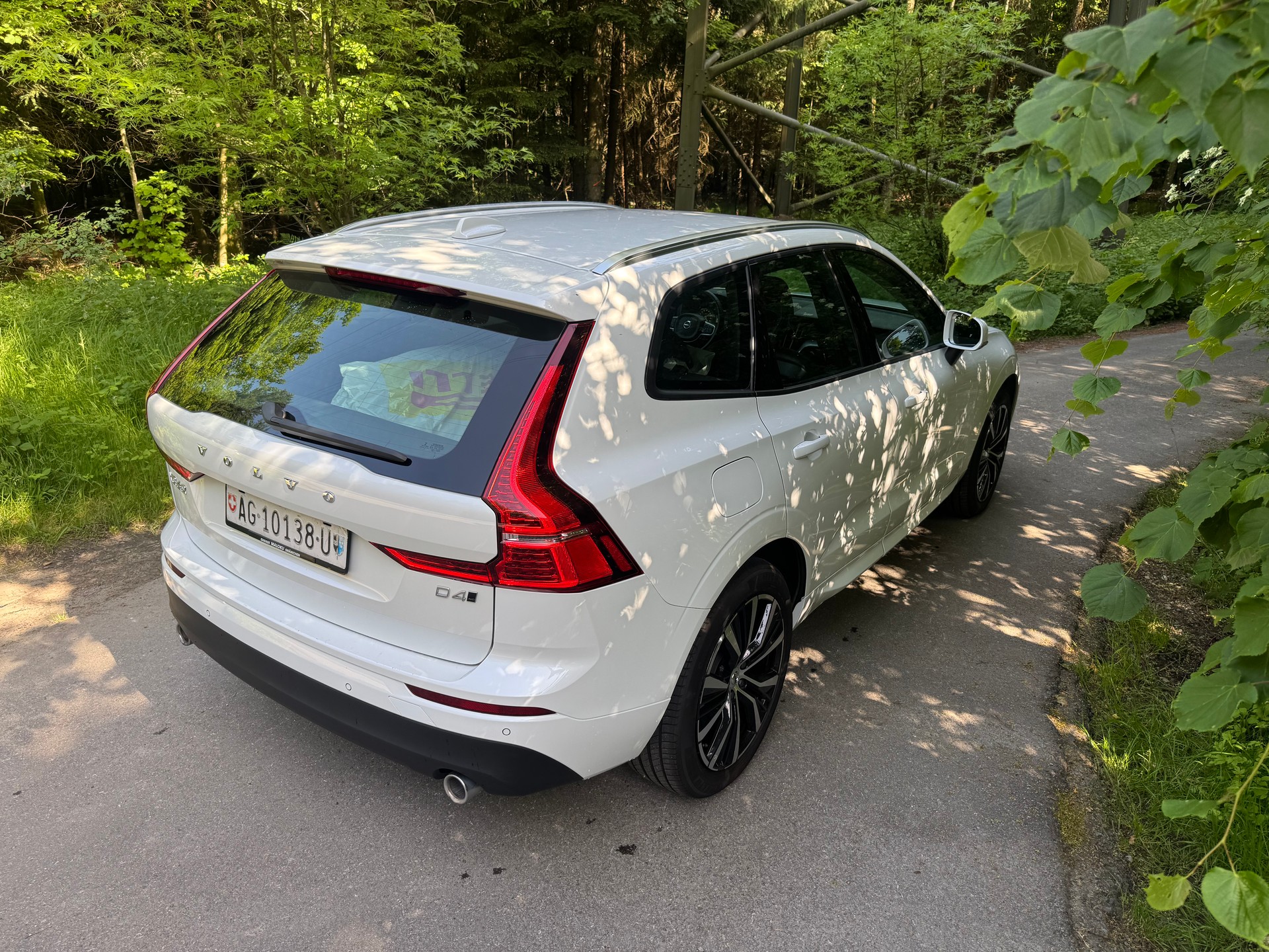 VOLVO XC60 D4 AWD Momentum Geartronic-image-4