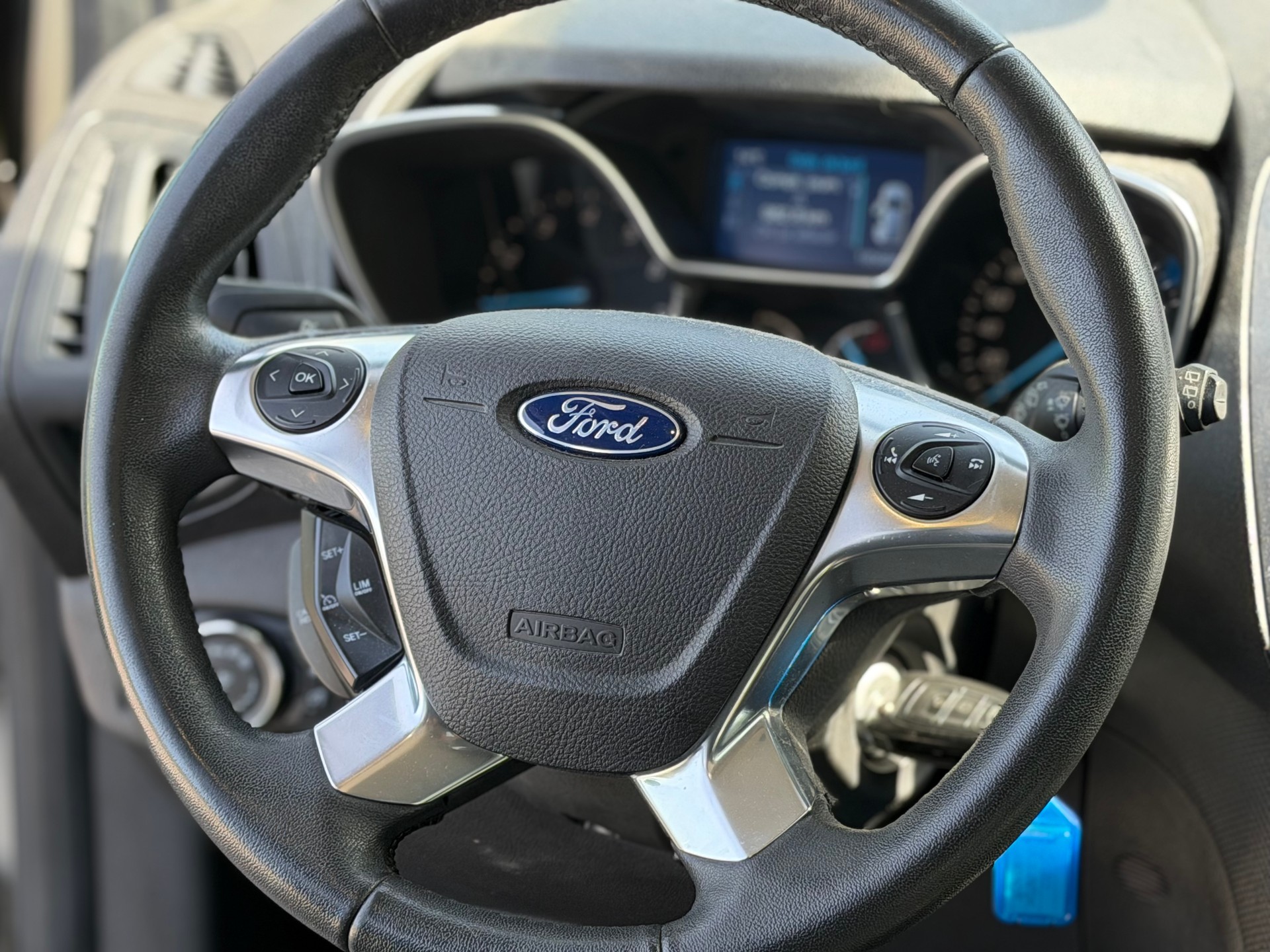 FORD Tourneo Connect 1.0 SCTi Titanium-image-6
