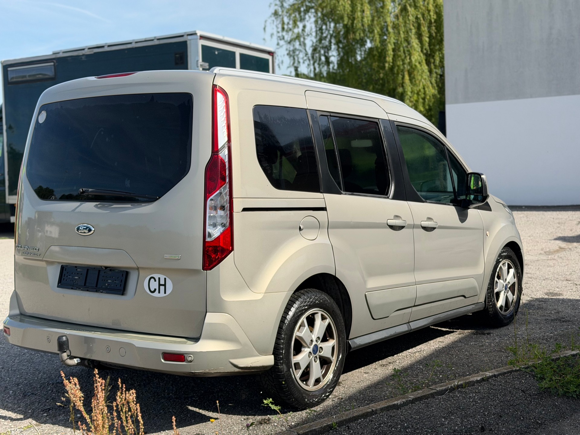 FORD Tourneo Connect 1.0 SCTi Titanium-image-3