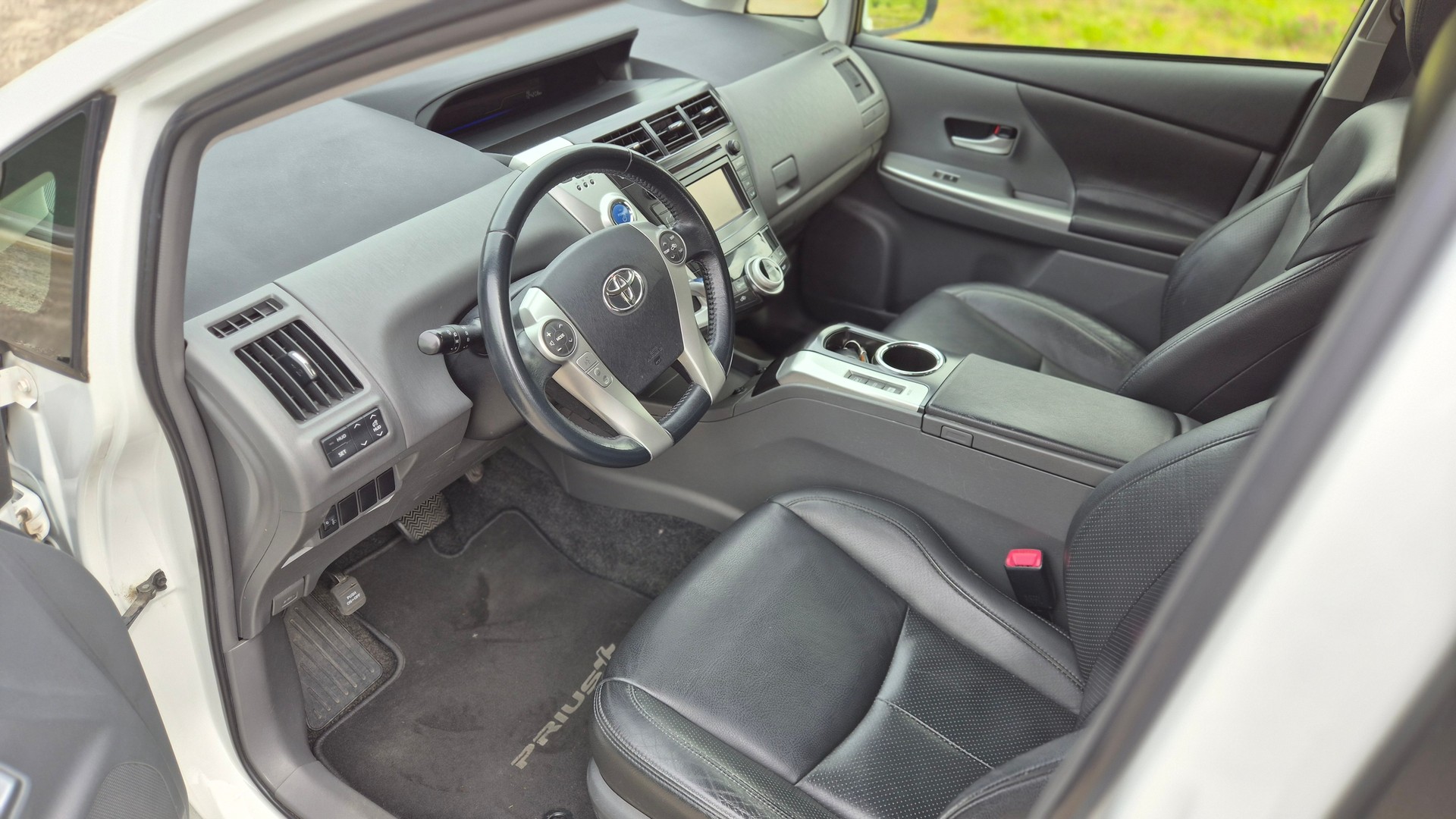 TOYOTA 1.8 VVTi HSD Sol-image-8