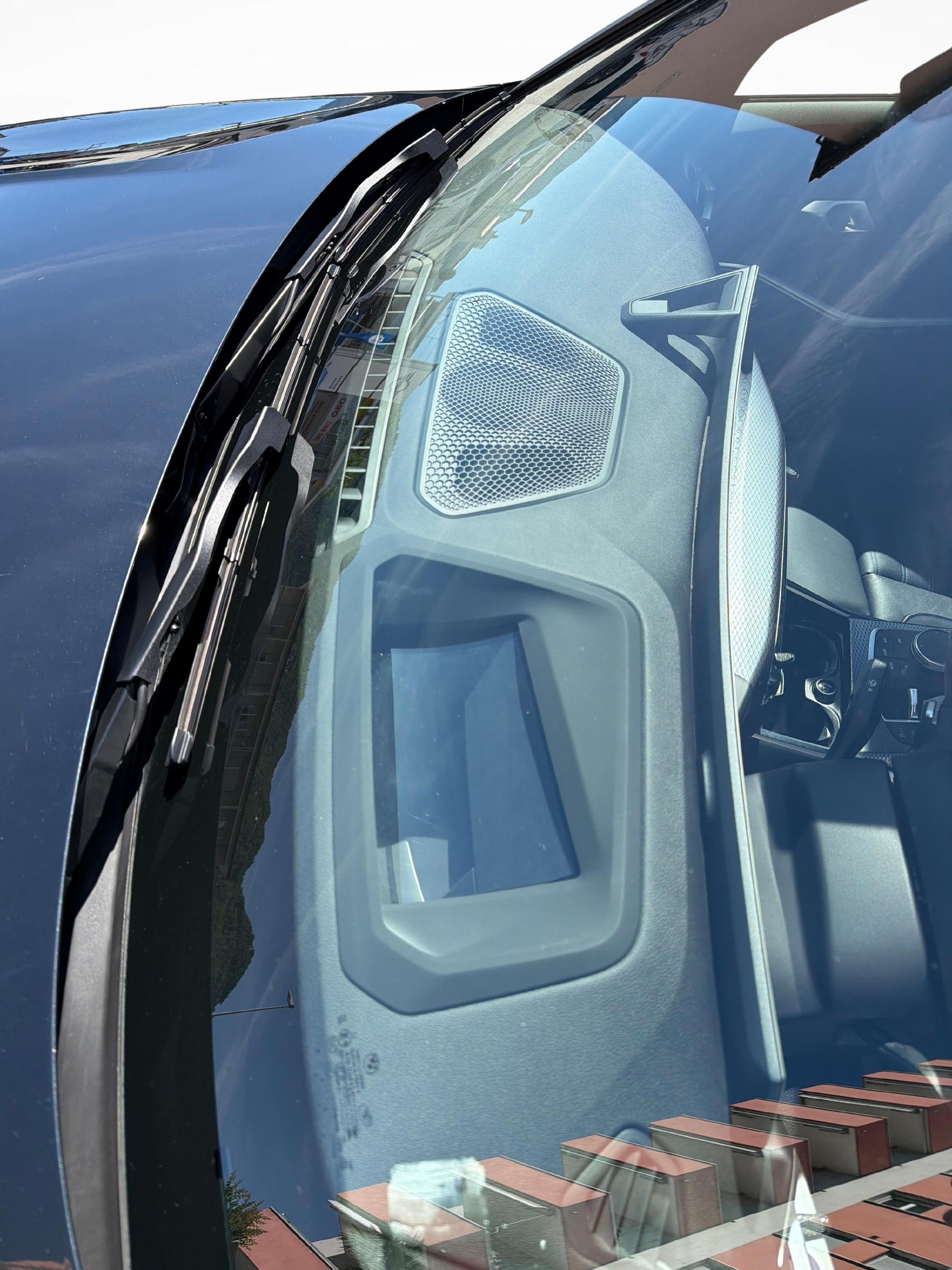 BMW 330d xDrive-image-13