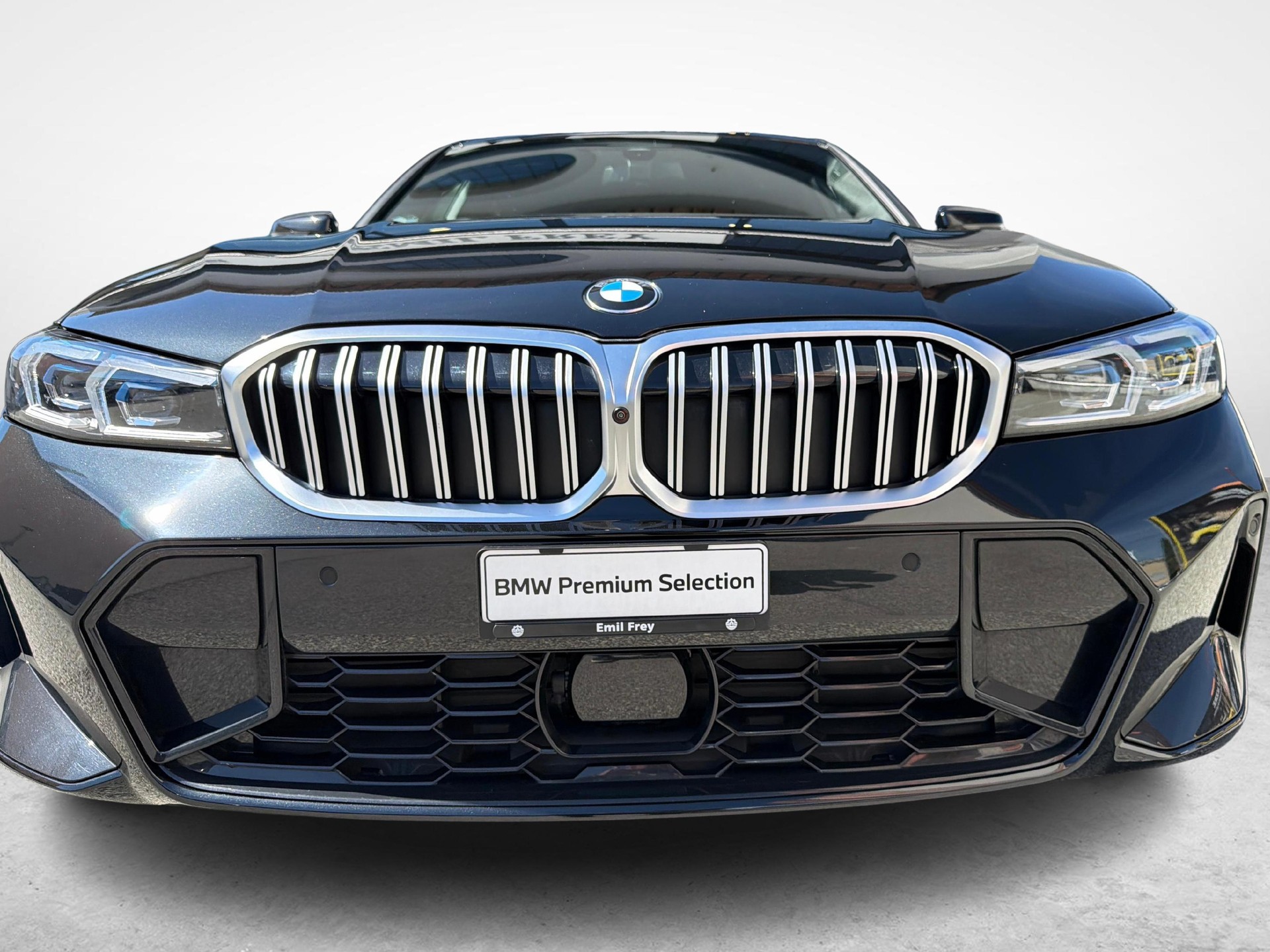 BMW 330d xDrive-image-12