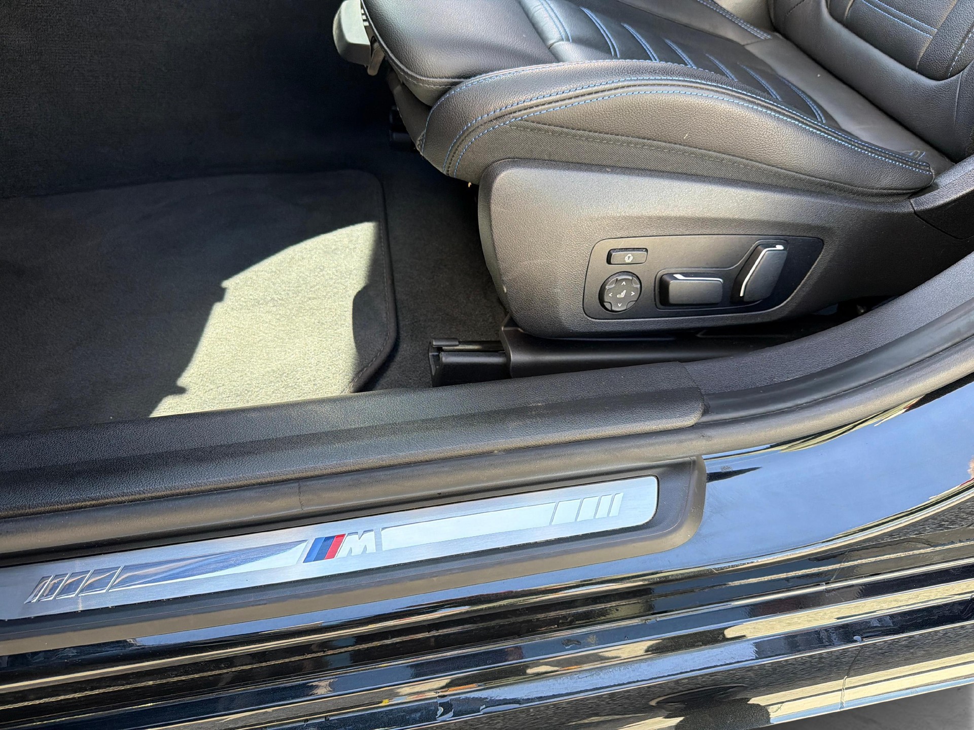BMW 330d xDrive-image-15