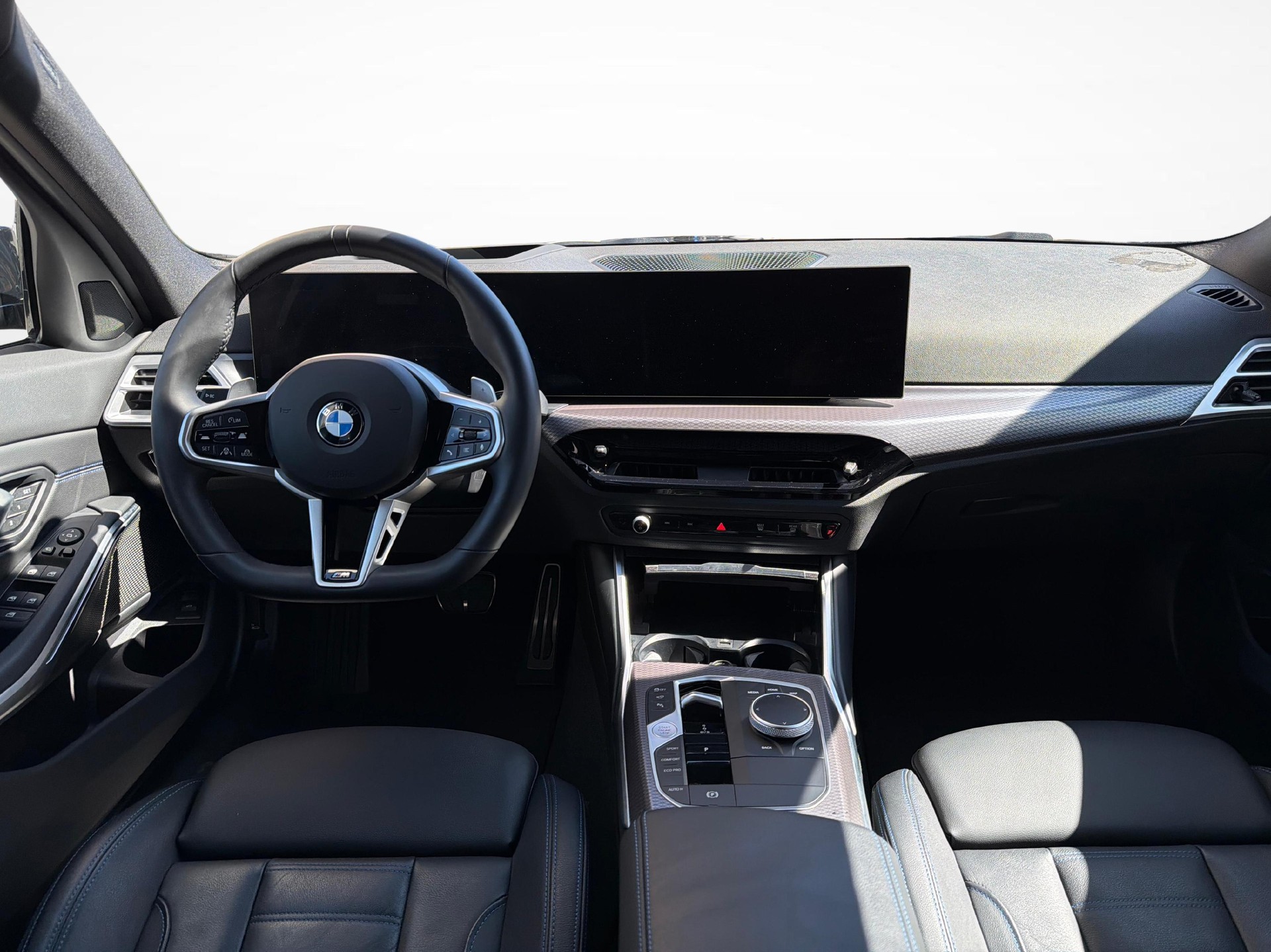 BMW 330d xDrive-image-16