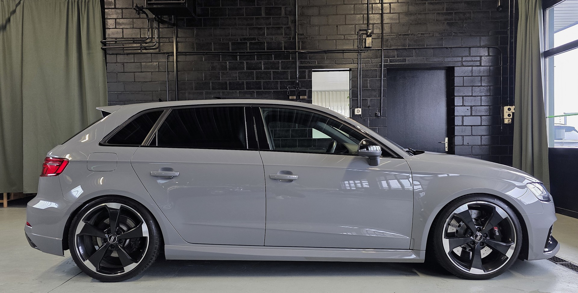 AUDI RS3 Sportback 2.5 T FSI quattro S-Tronic-image-2