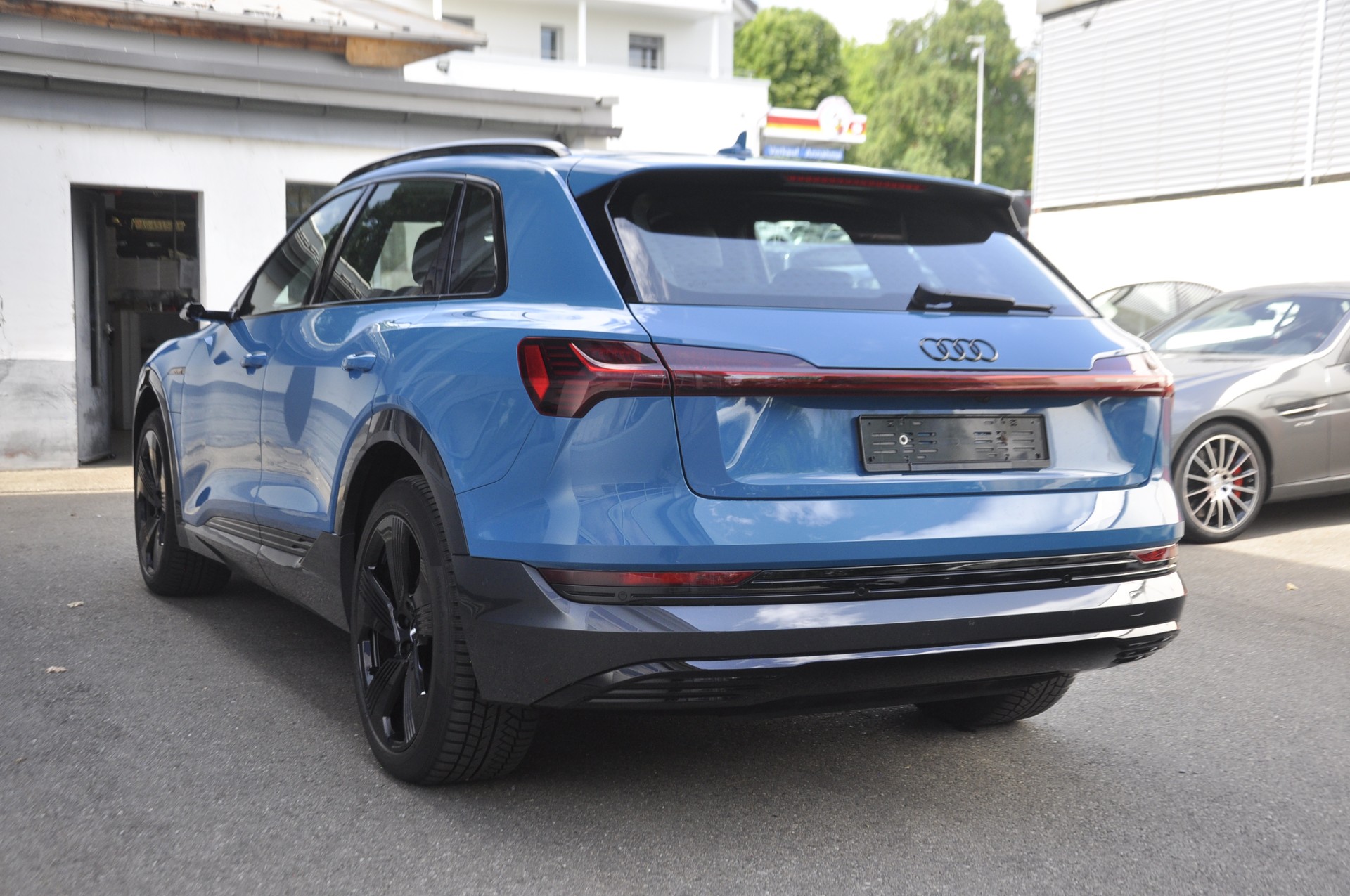 AUDI e-tron 55 quattro black Edition ONE-image-15
