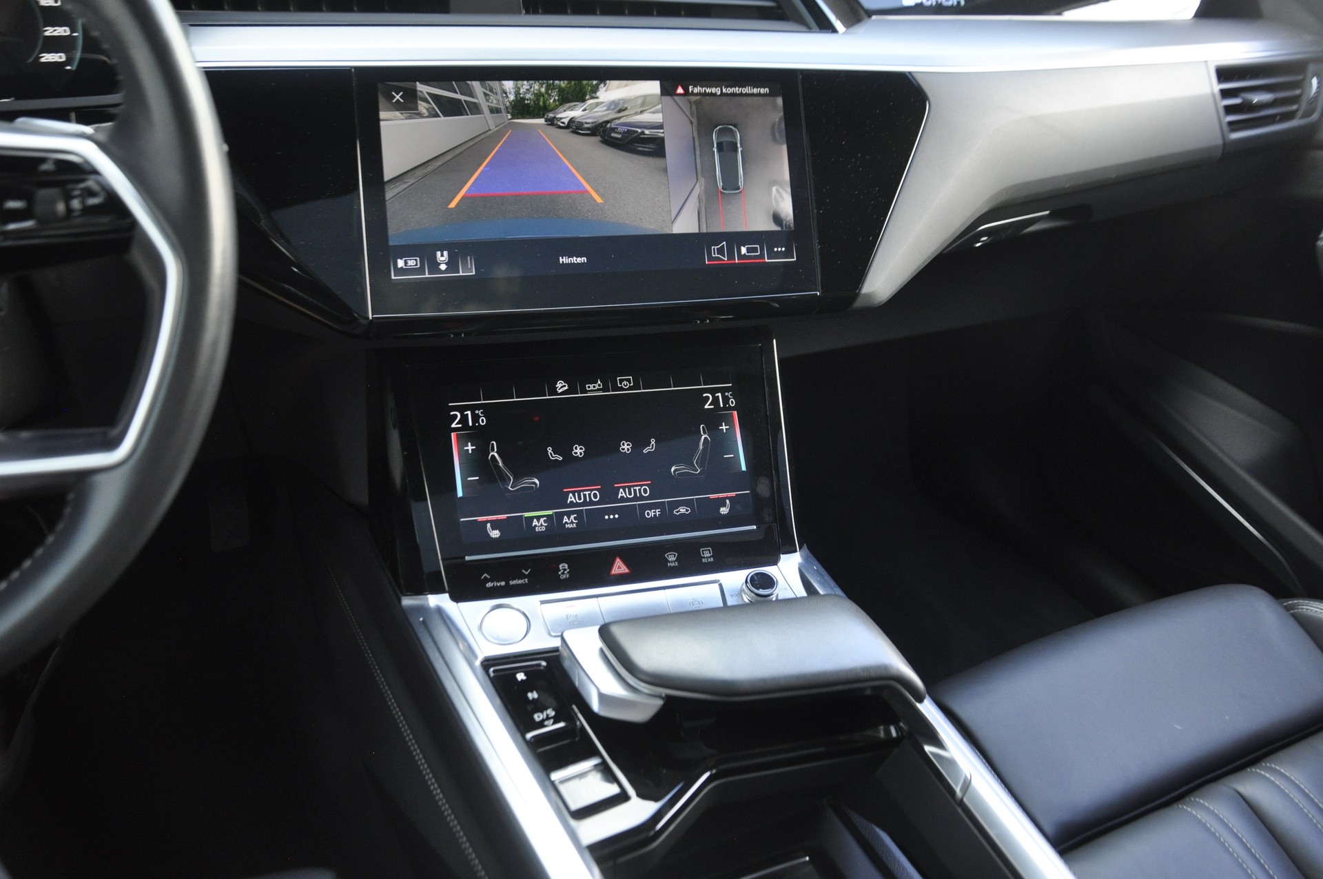 AUDI e-tron 55 quattro black Edition ONE-image-11
