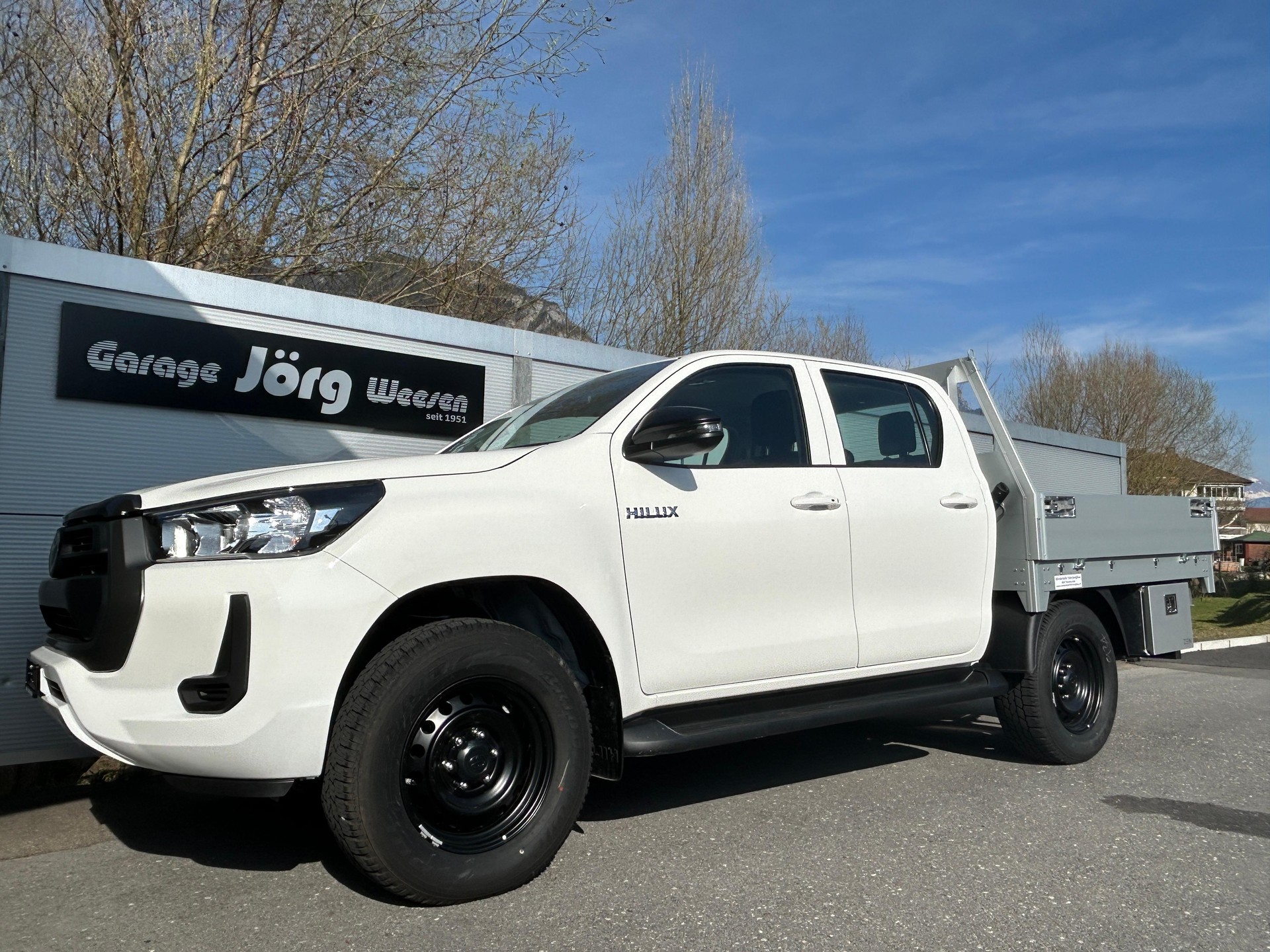 TOYOTA Hilux Double Cab.-Pick-up 2.8 D-4D 204 Comfort-image-0