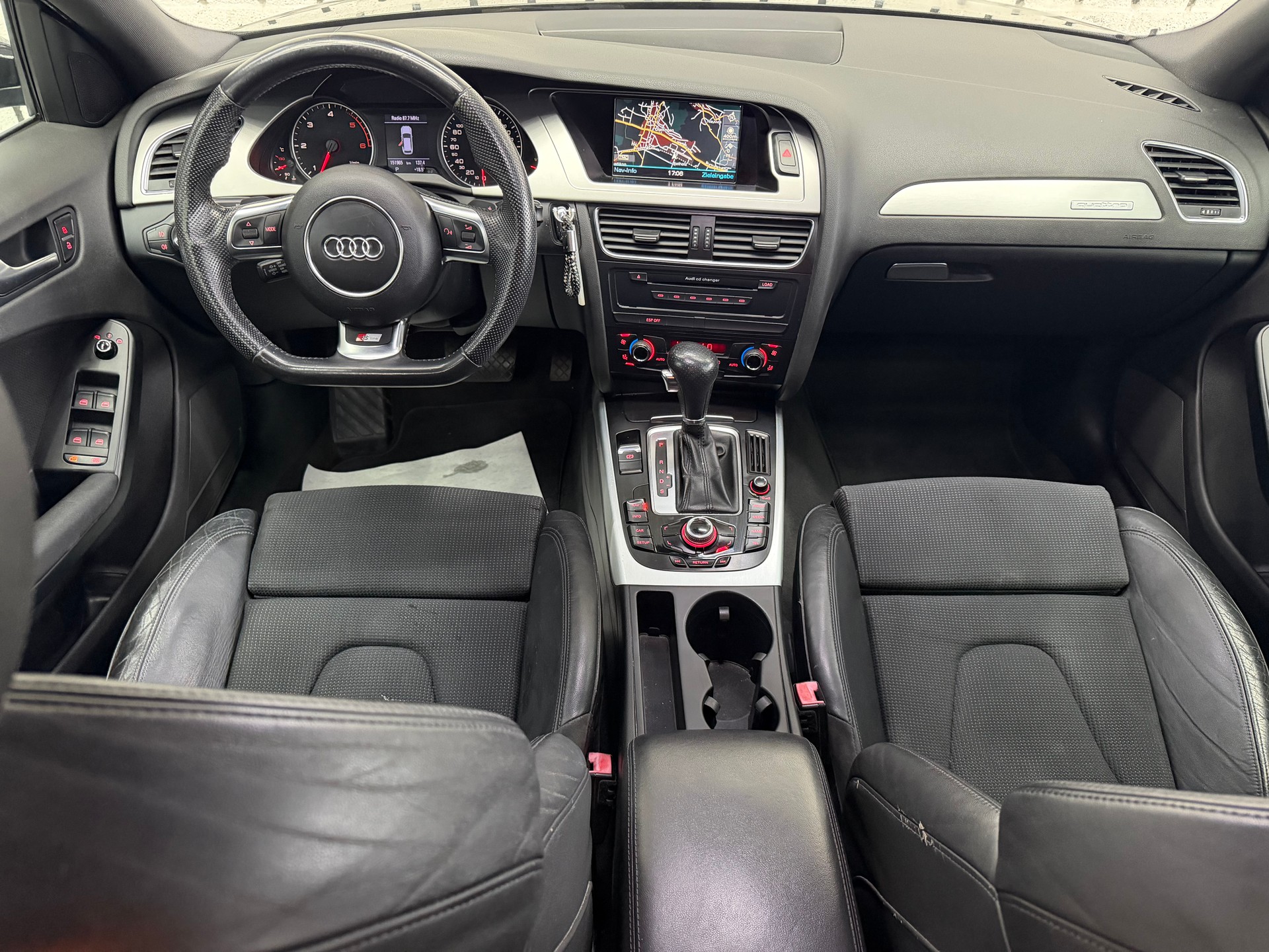 AUDI A4 Avant 3.0 TDI quattro tiptronic-image-3