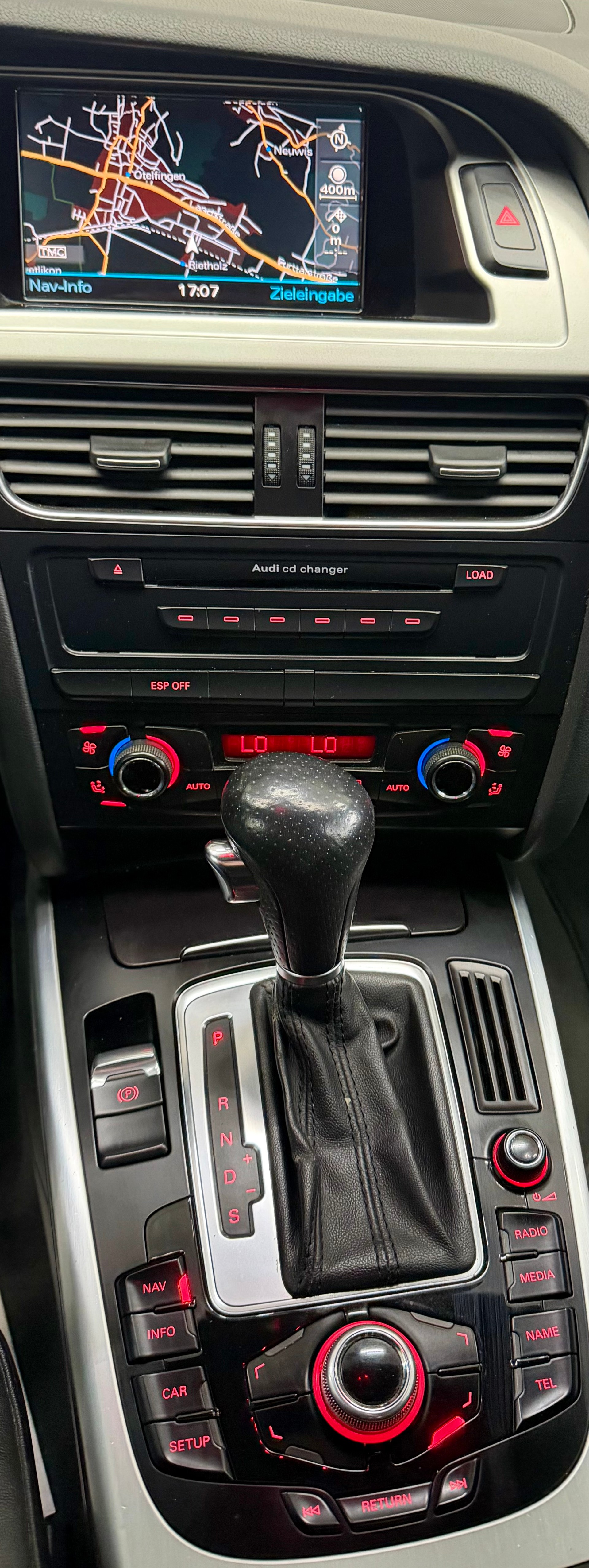 AUDI A4 Avant 3.0 TDI quattro tiptronic-image-7