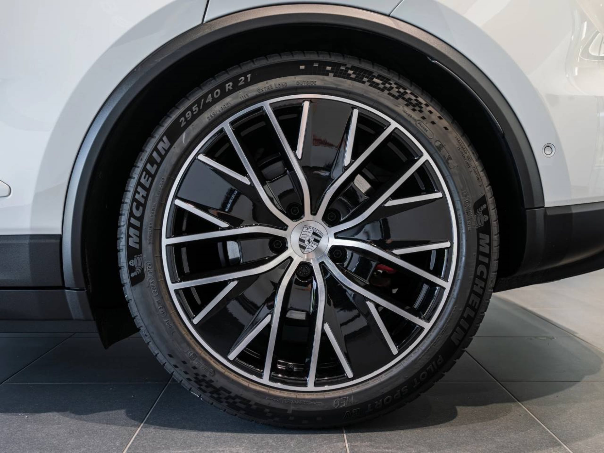 PORSCHE Macan 4S-image-30