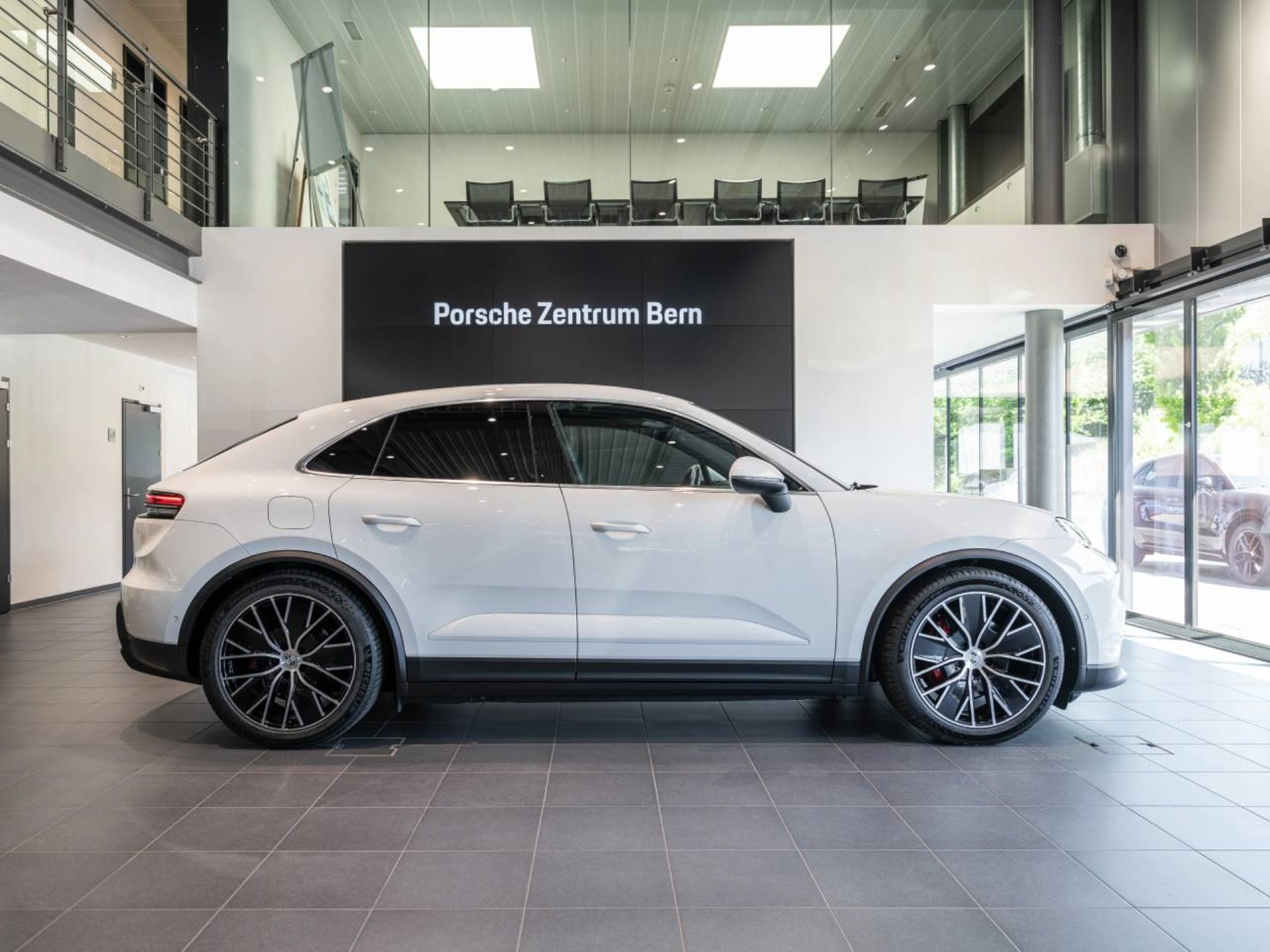 PORSCHE Macan 4S-image-1