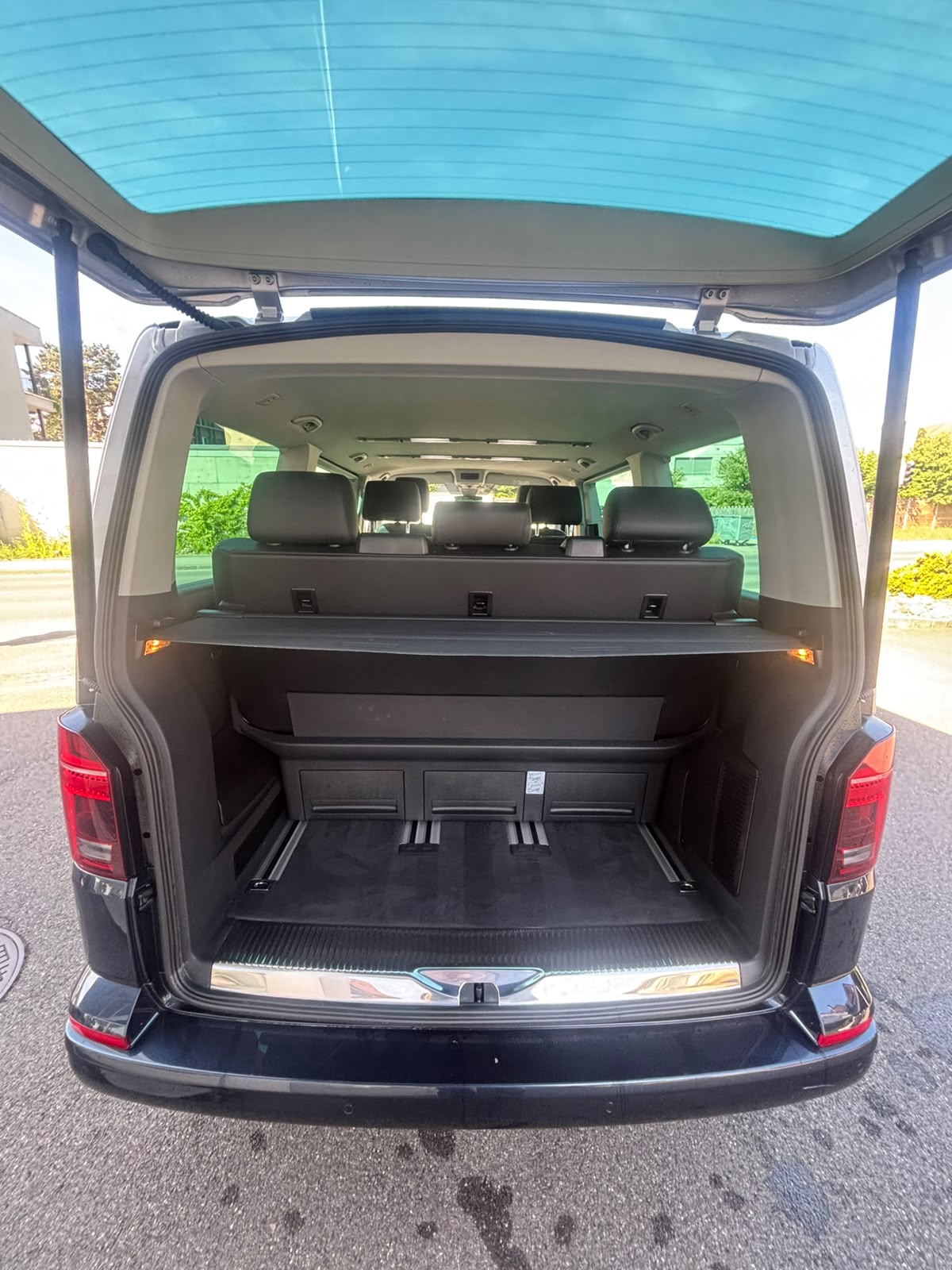 VW T6.1 Multivan 2.0 Bi-TDI Highline Liberty 4Mot. DSG-image-10
