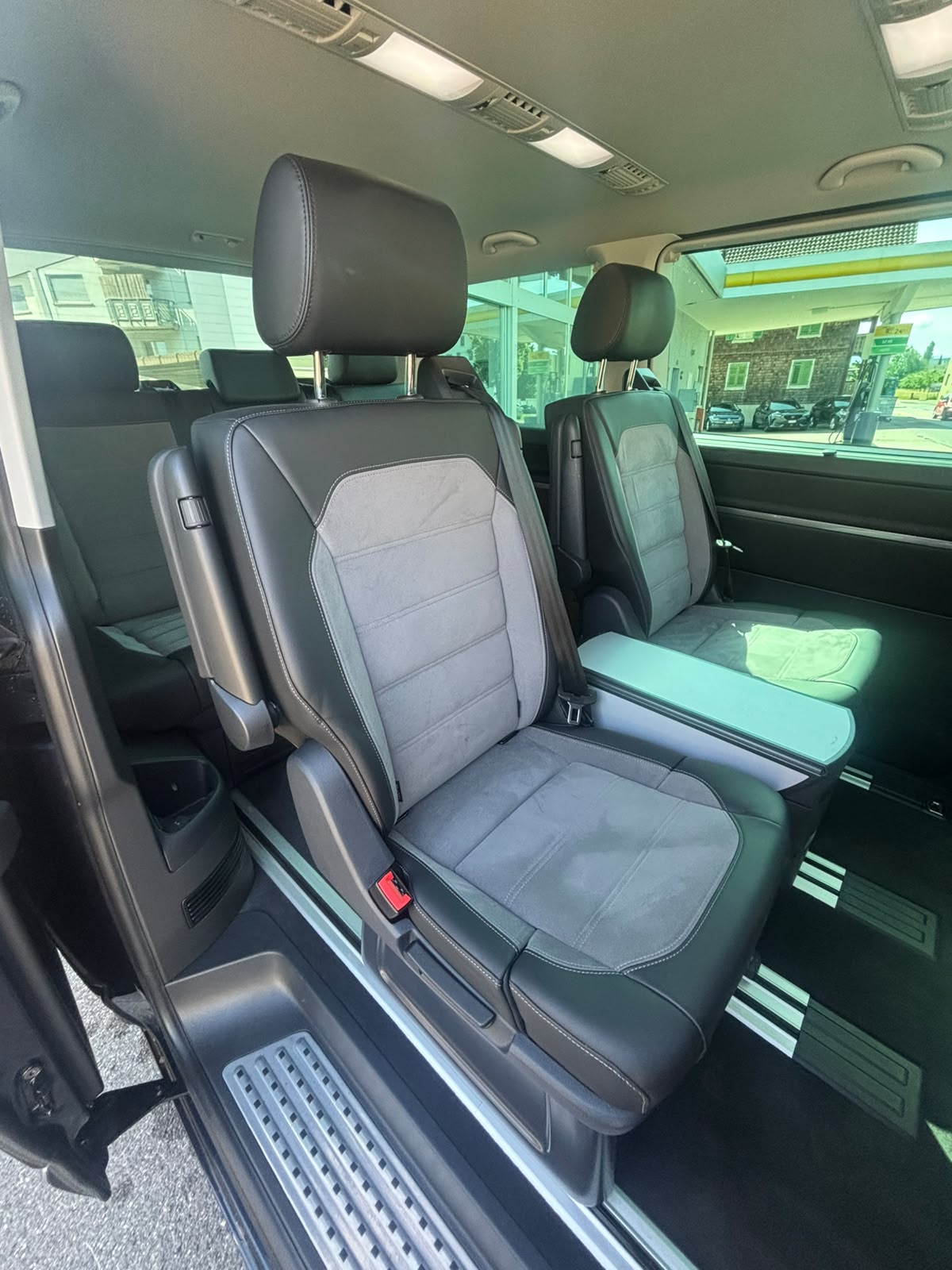 VW T6.1 Multivan 2.0 Bi-TDI Highline Liberty 4Mot. DSG-image-14