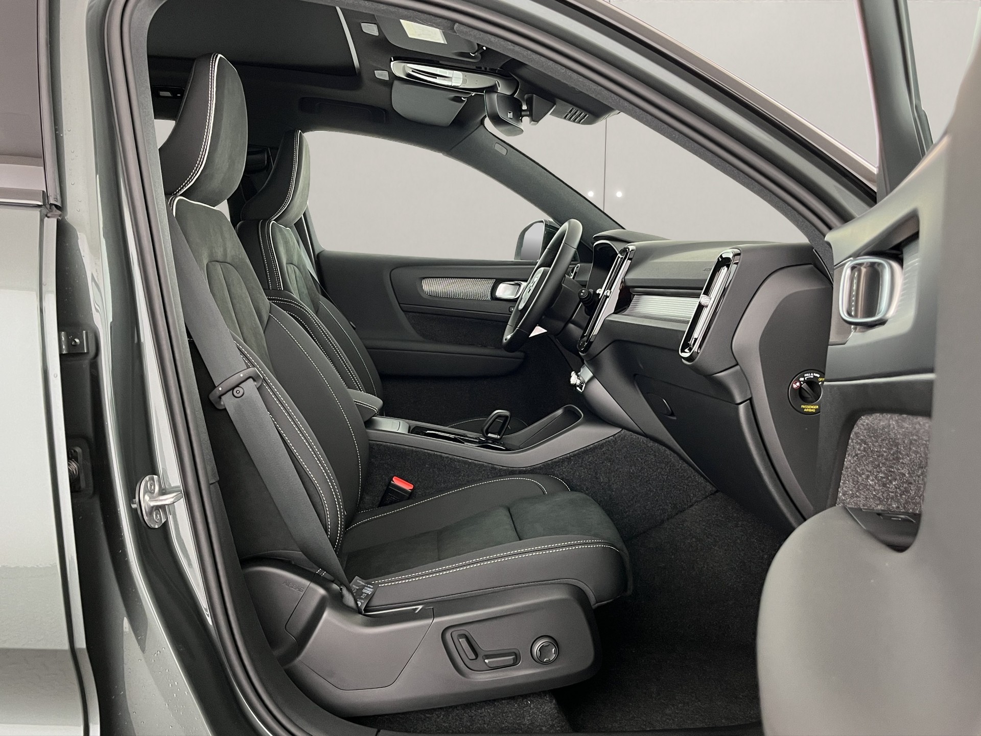 VOLVO EX40 Twin Performance Ultra AWD-image-8