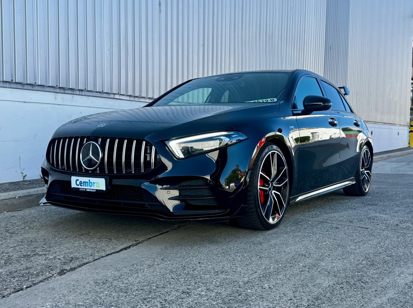 MERCEDES-BENZ A 35 AMG 4Matic Speedshift-image-2