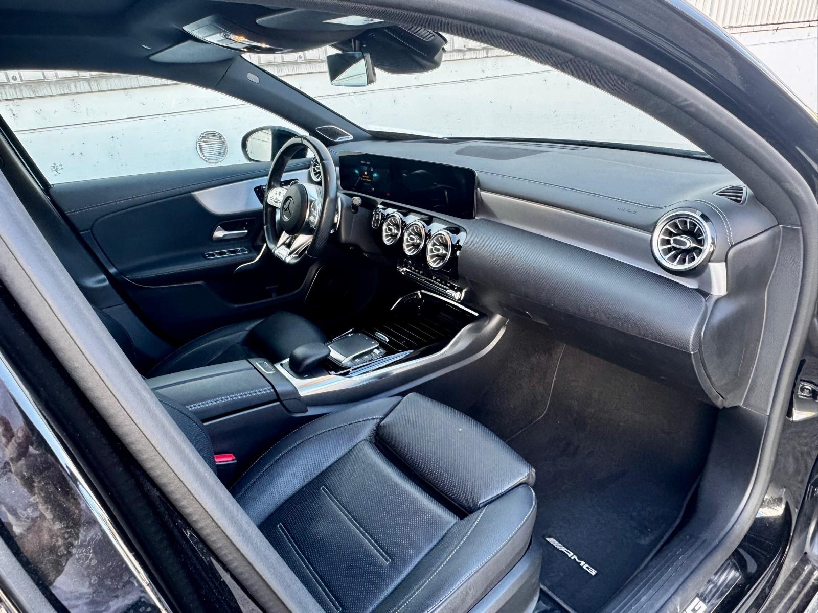 MERCEDES-BENZ A 35 AMG 4Matic Speedshift-image-10
