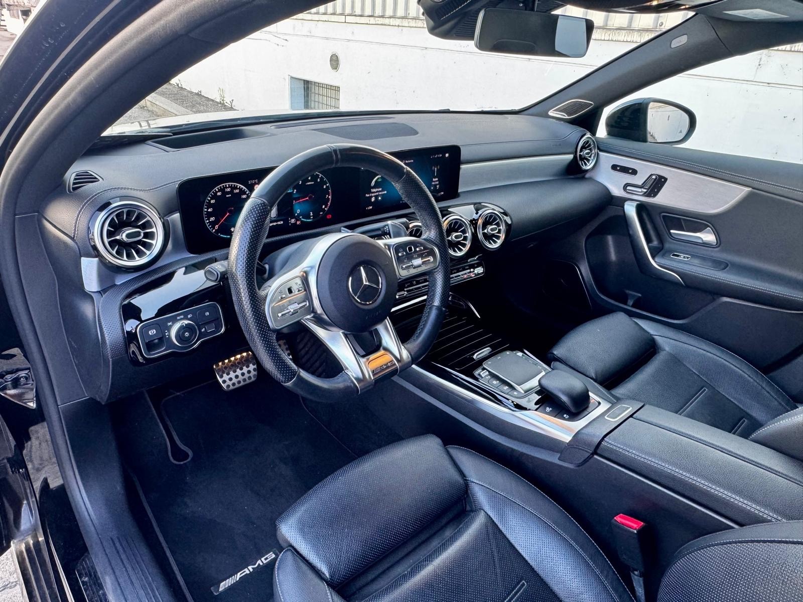 MERCEDES-BENZ A 35 AMG 4Matic Speedshift-image-11