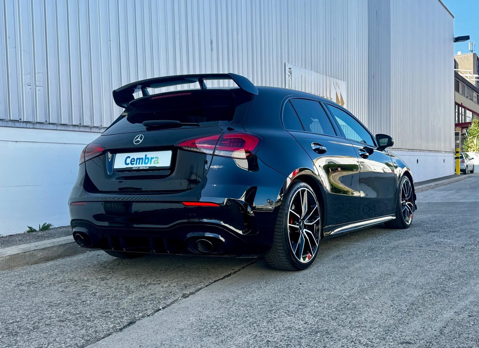 MERCEDES-BENZ A 35 AMG 4Matic Speedshift-image-5