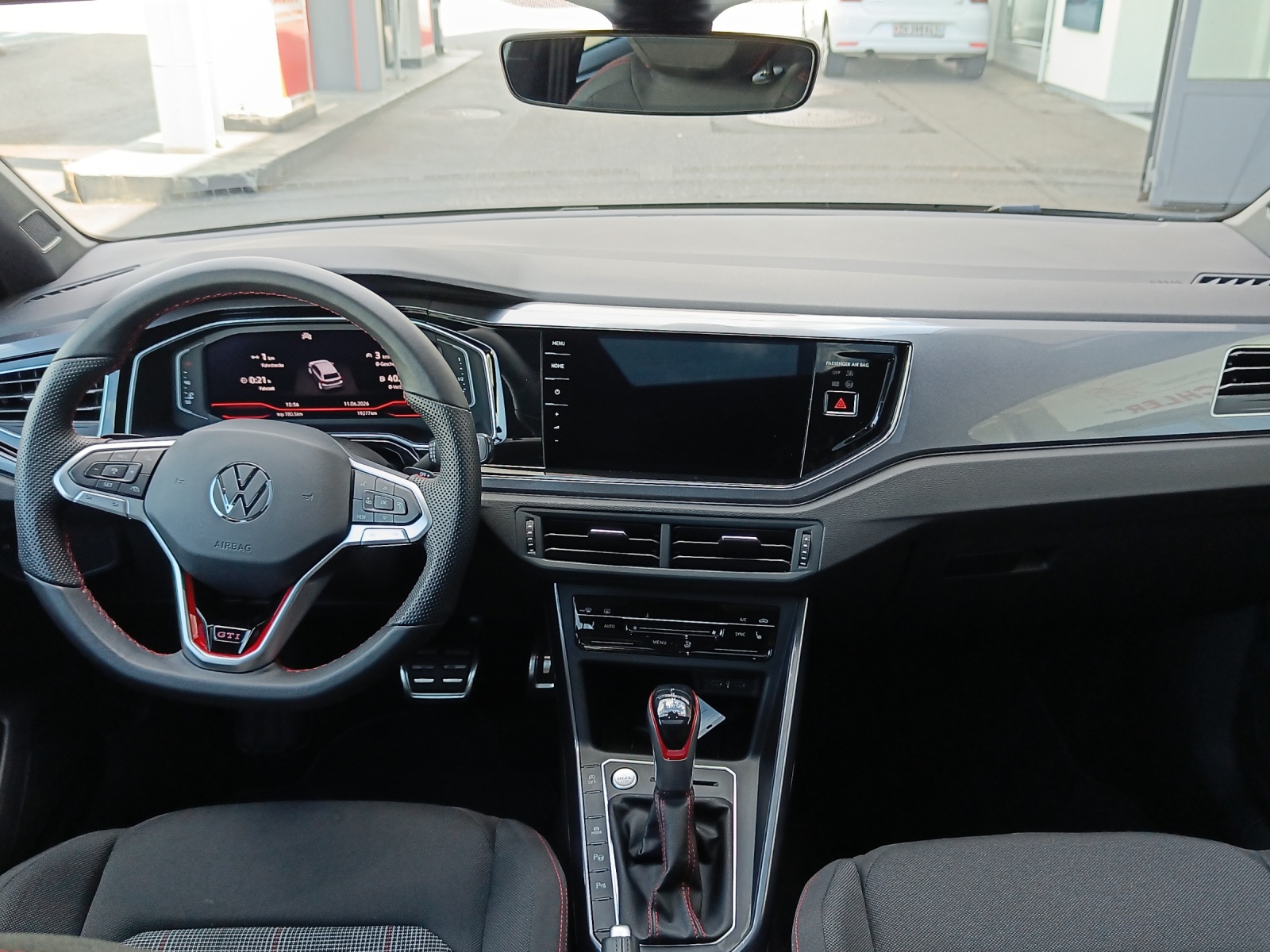 VW Polo 2.0 TSI GTI DSG *5J Garantie*8-Fach Räder*Panoramadach*-image-16