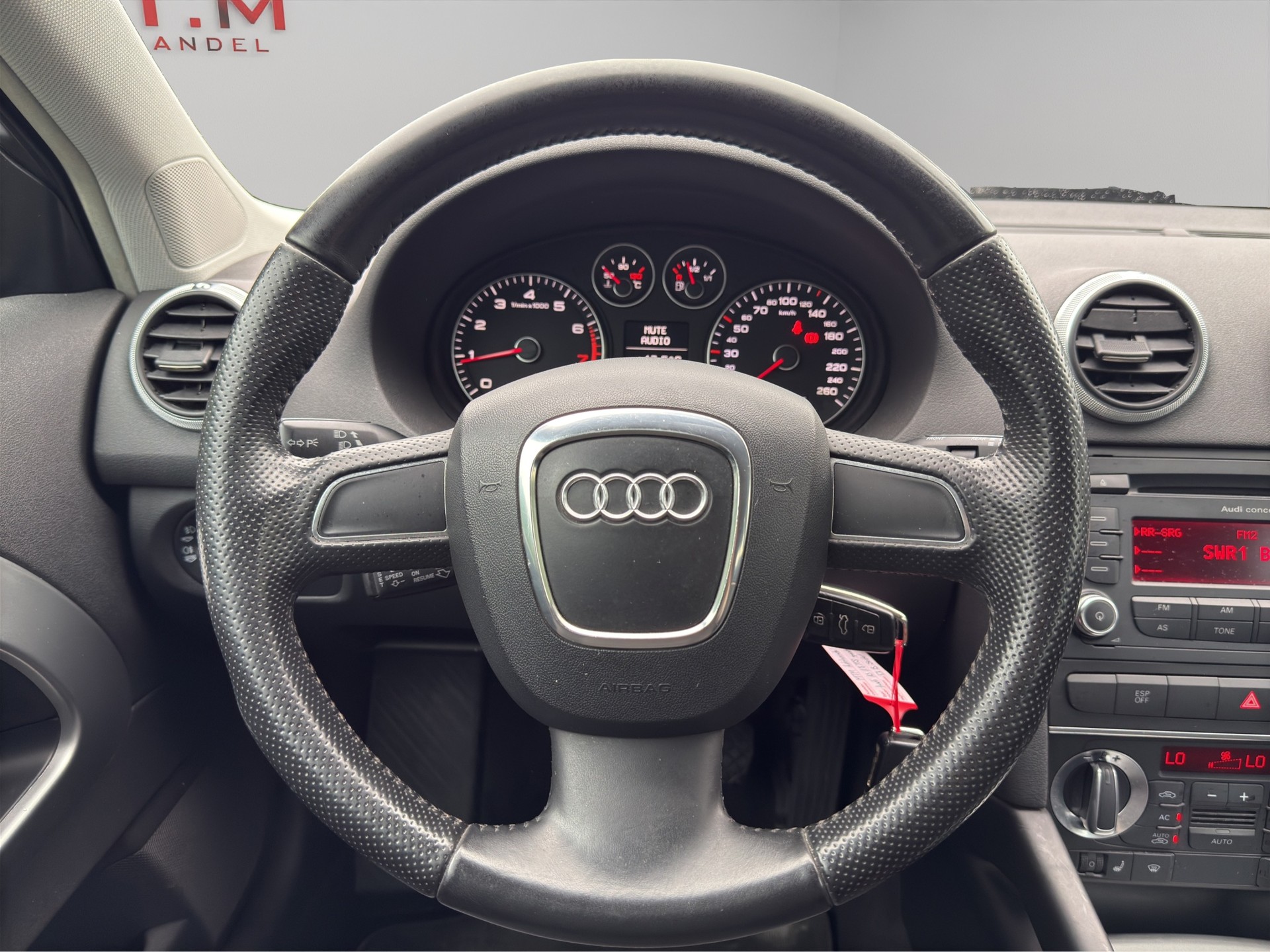 AUDI A3 1.8 TFSI Attraction quattro-image-13