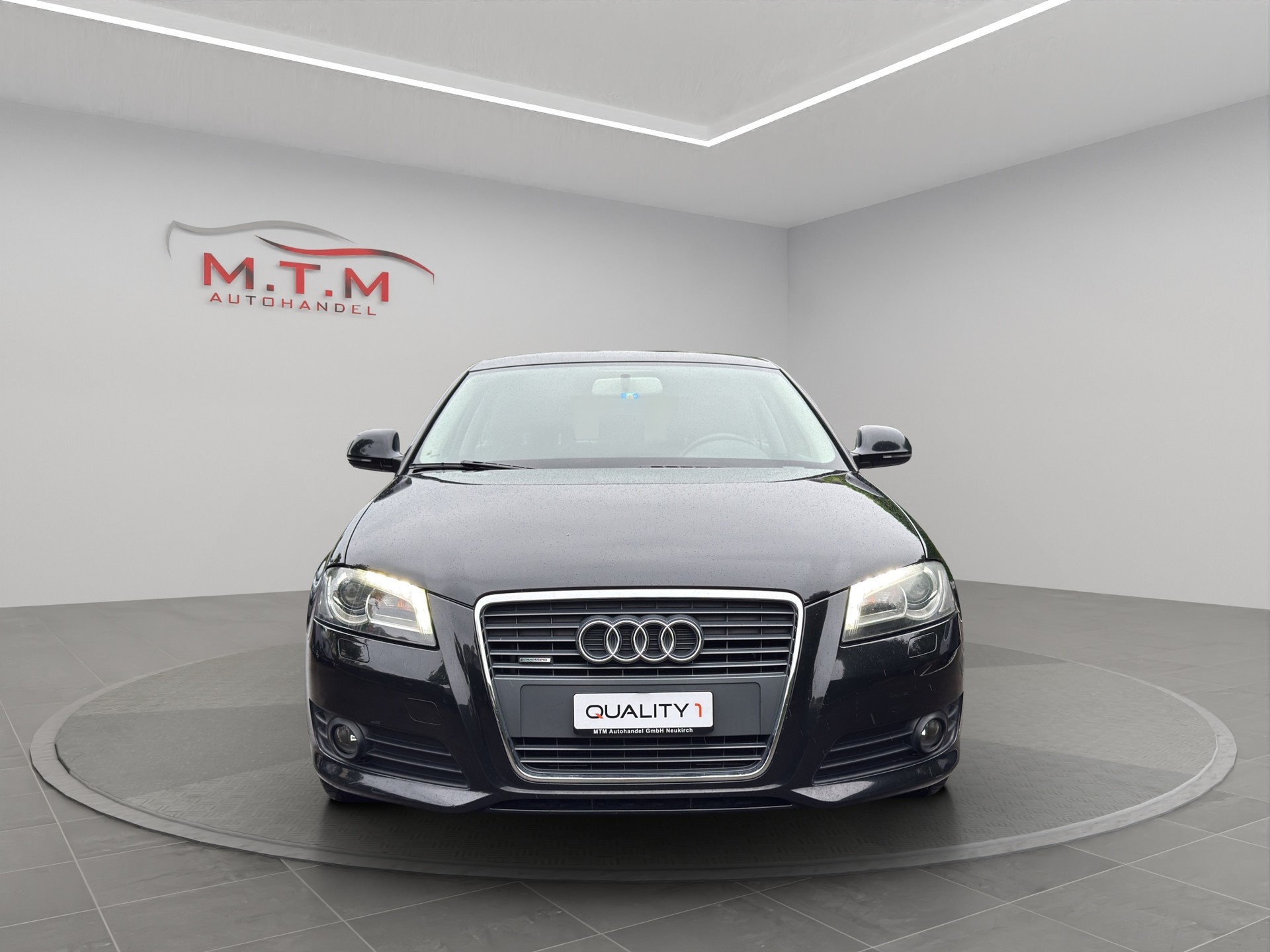 AUDI A3 1.8 TFSI Attraction quattro-showroom-element-2