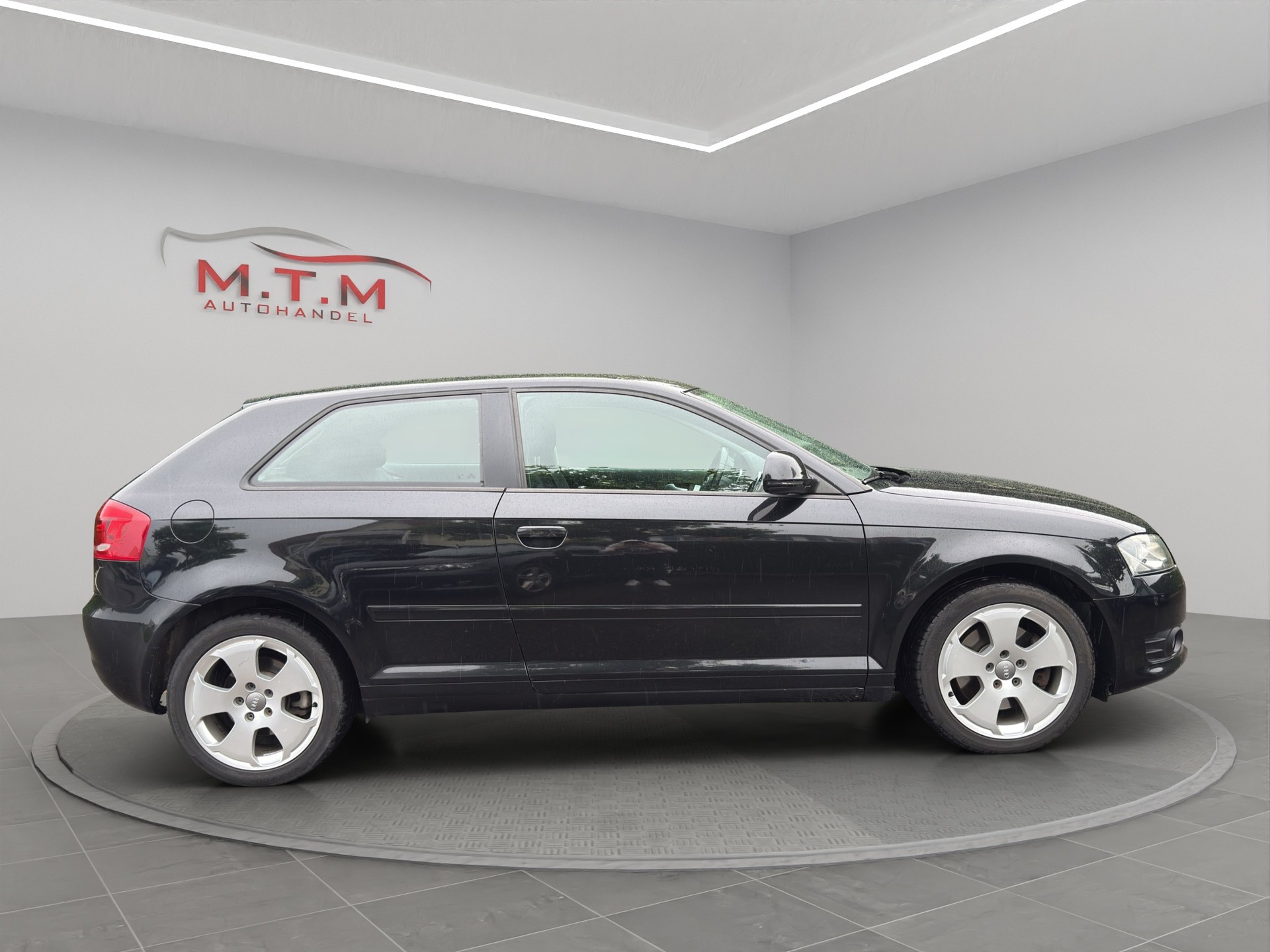 AUDI A3 1.8 TFSI Attraction quattro-image-11