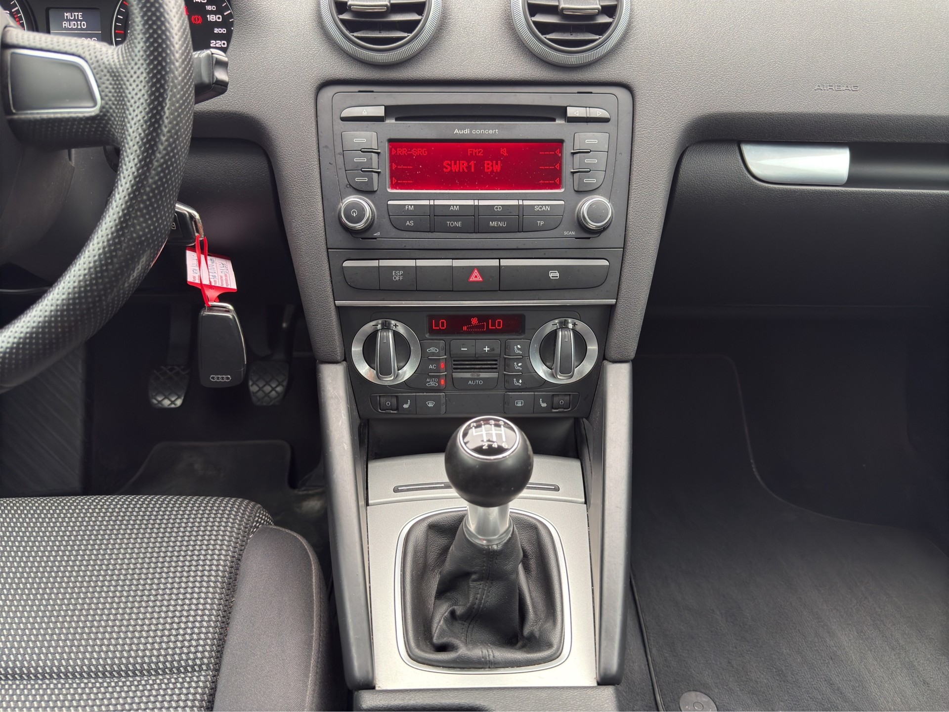 AUDI A3 1.8 TFSI Attraction quattro-image-17