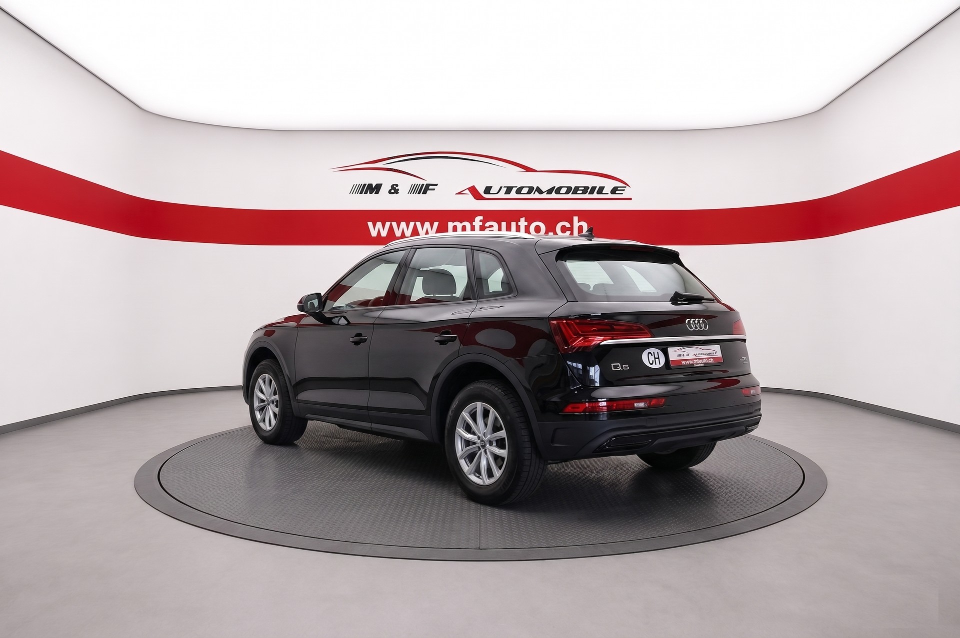 AUDI Q5 2.0 40 TDI quattro S-Tronic CH FZ MIT GRARIS SERVICE-showroom-element-3