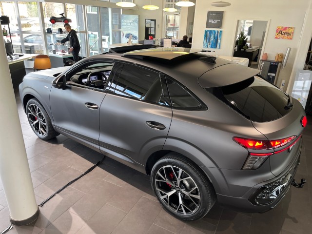 AUDI Q3 Sportback TFSI quattro 195 kW S tronic-image-22