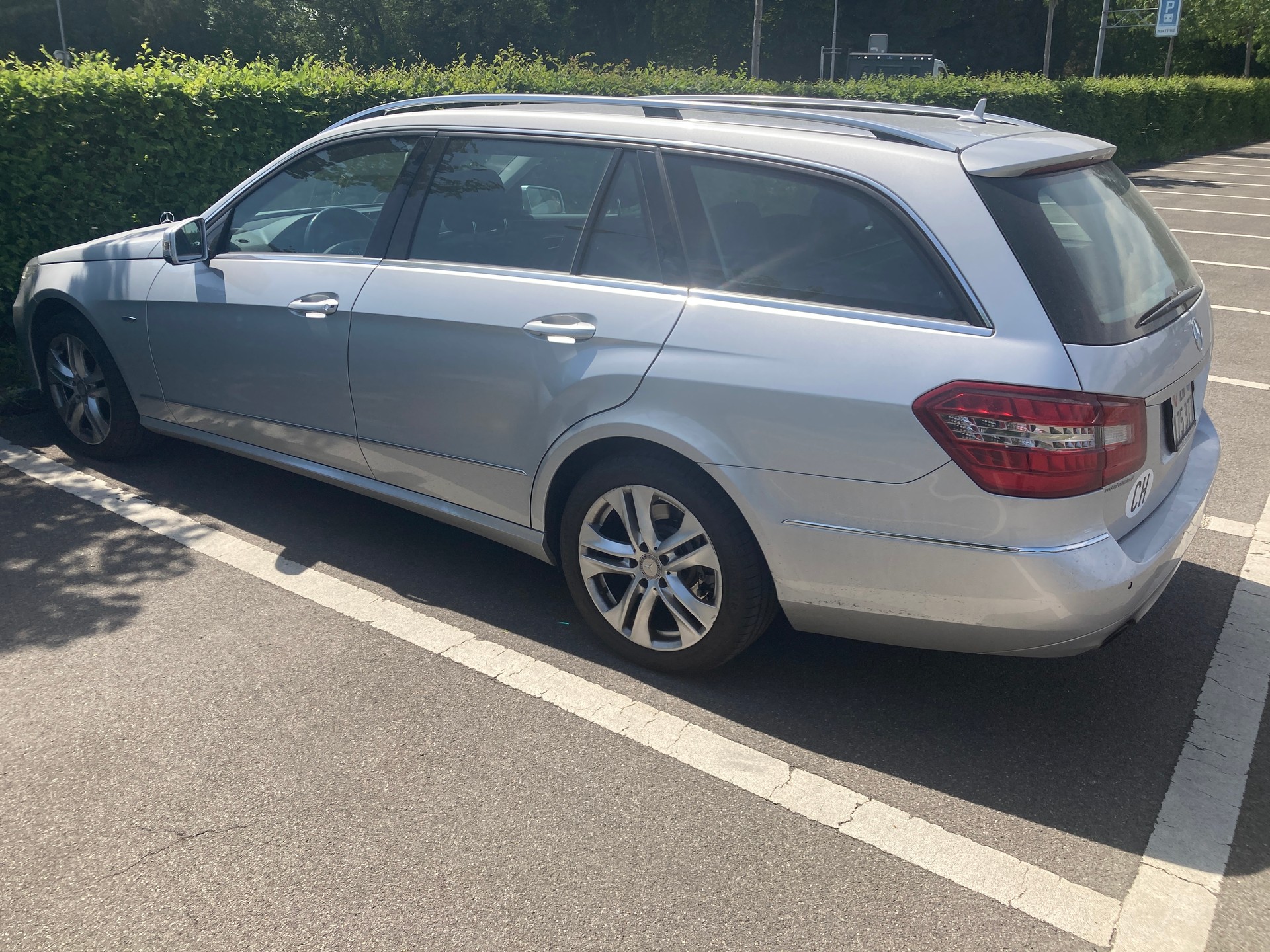 MERCEDES-BENZ E 200 CGI BlueEF-image-2