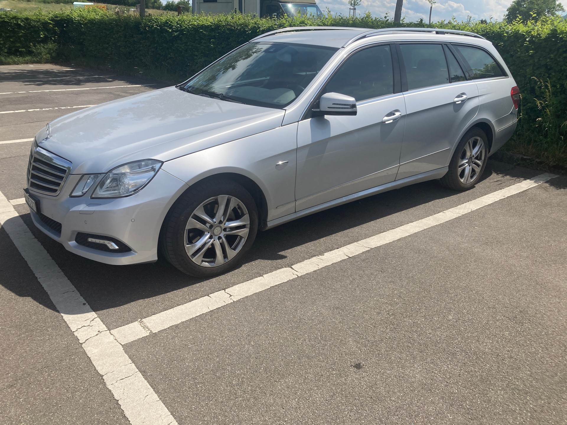 MERCEDES-BENZ E 200 CGI BlueEF-image-0