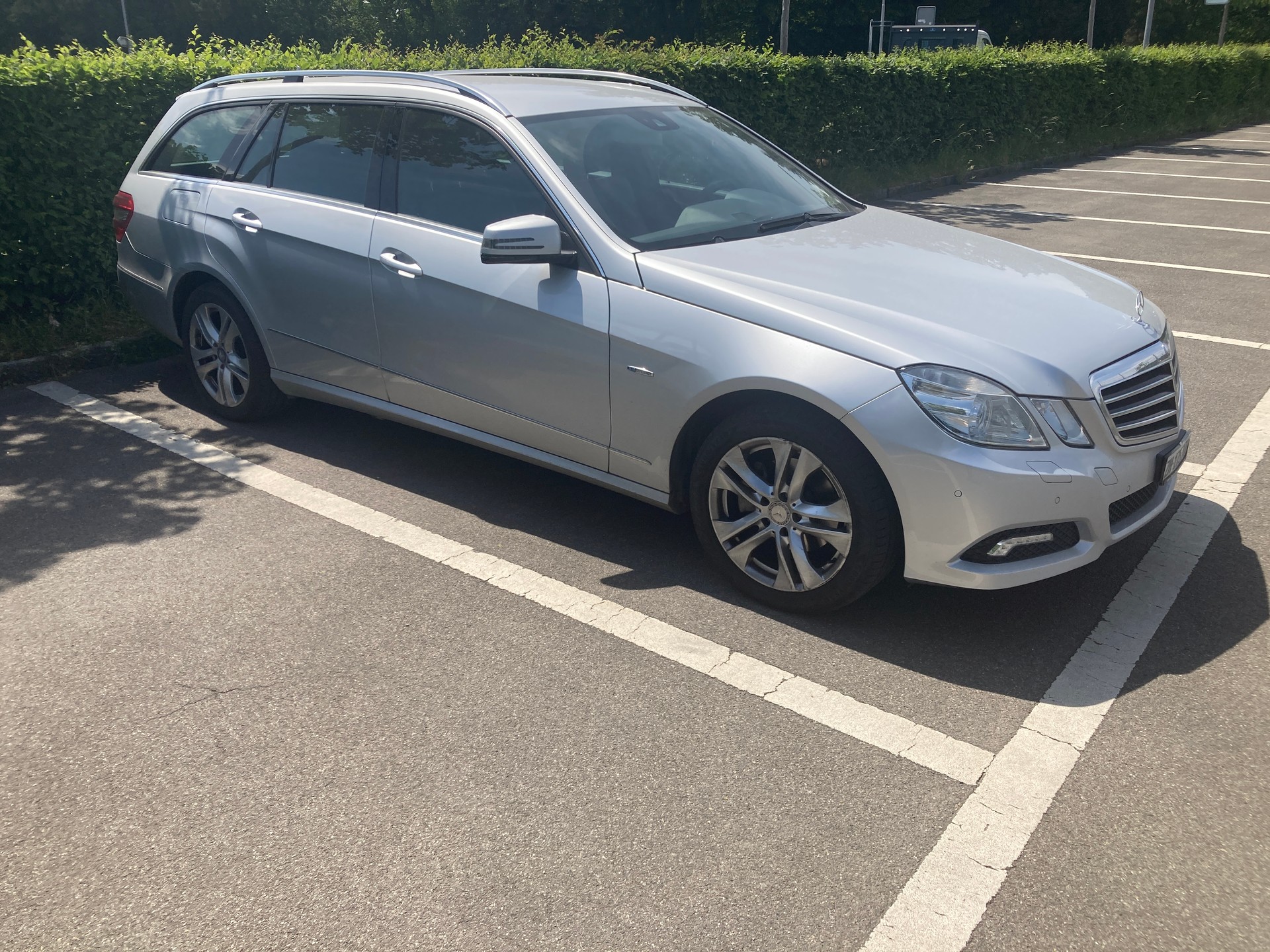 MERCEDES-BENZ E 200 CGI BlueEF-image-1