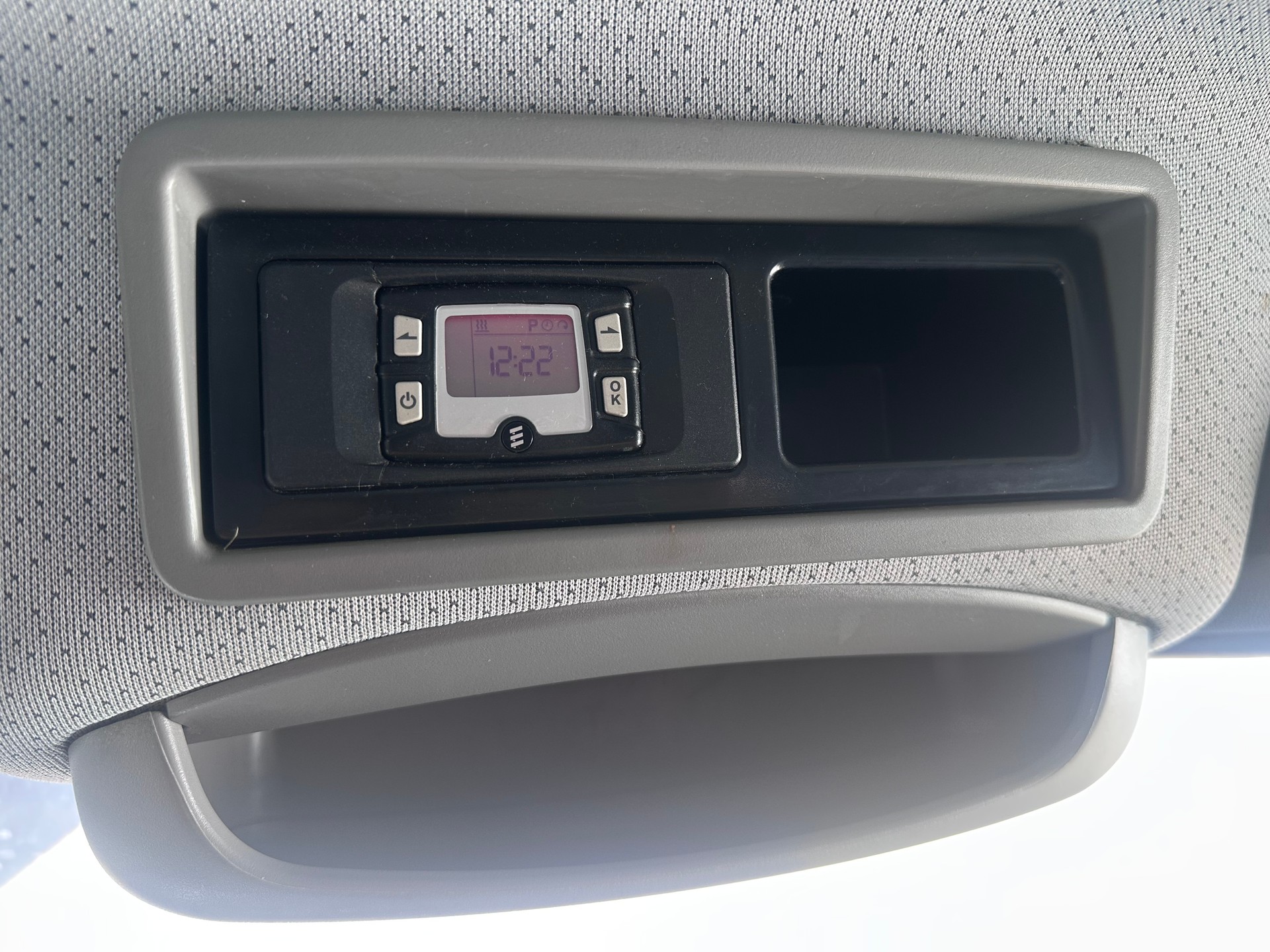 VW Crafter 35 2.5 TDI 109 PS, Standheizung, Klima, 9 Sitz Plätze, Rückfahrtkamera-image-13