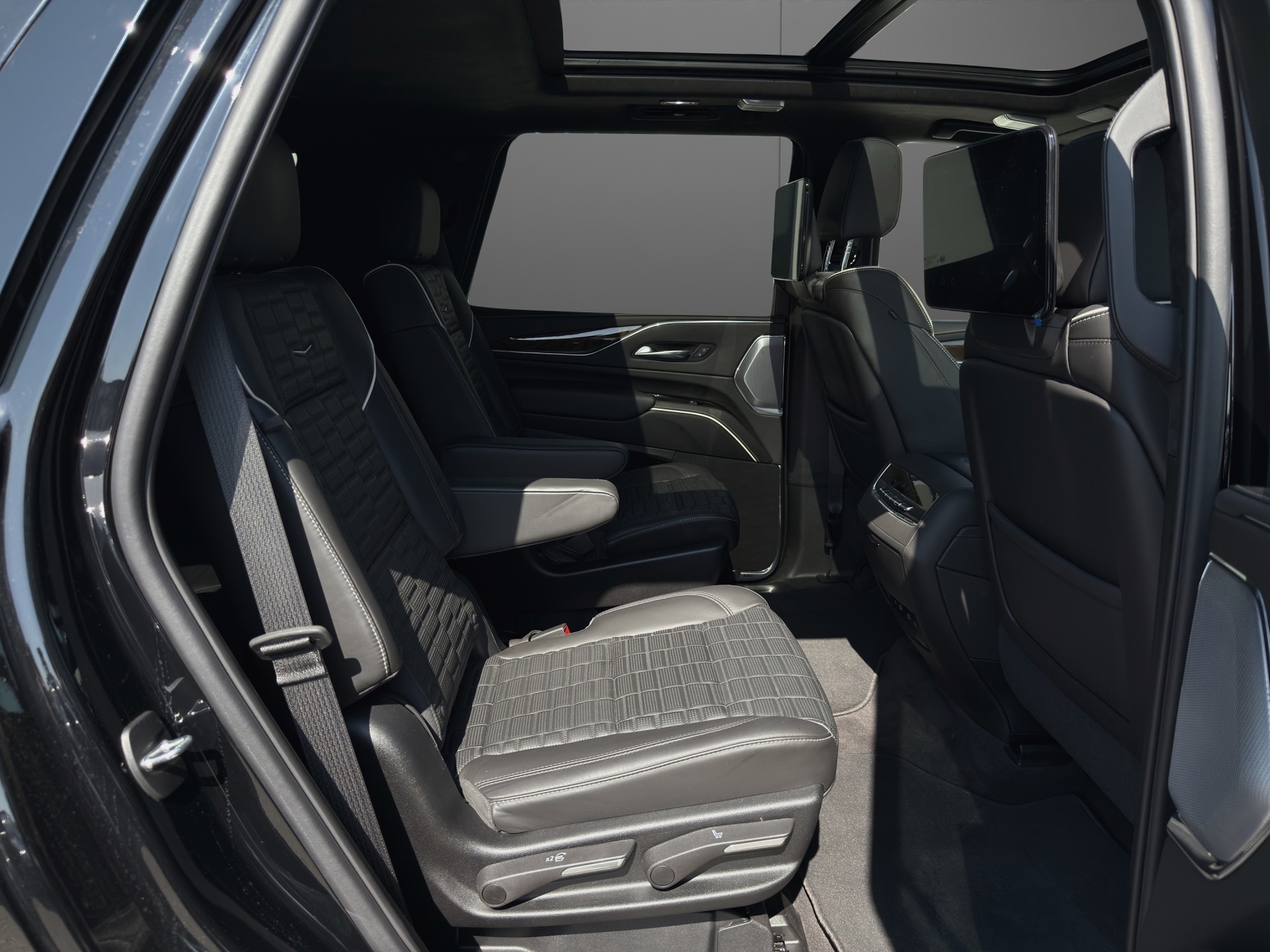 CADILLAC 6.2 V8 Platinum Automatic-image-11
