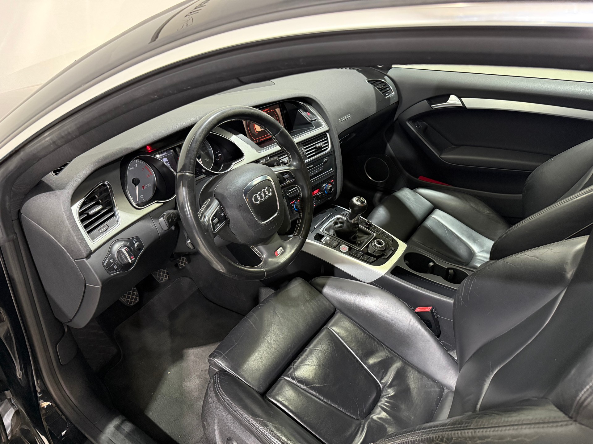 AUDI S5 Coupé 4.2 FSI quattro-image-11