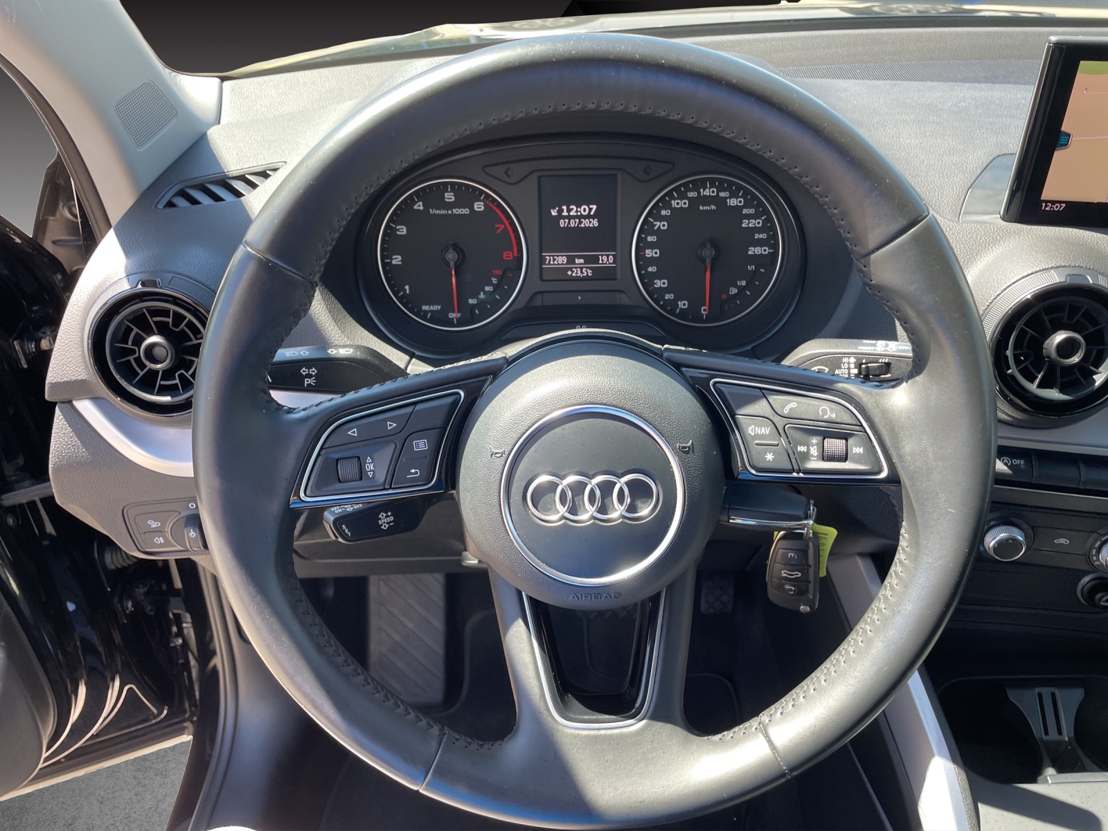 AUDI Q2 1.4 TFSI sport S-tronic-image-8