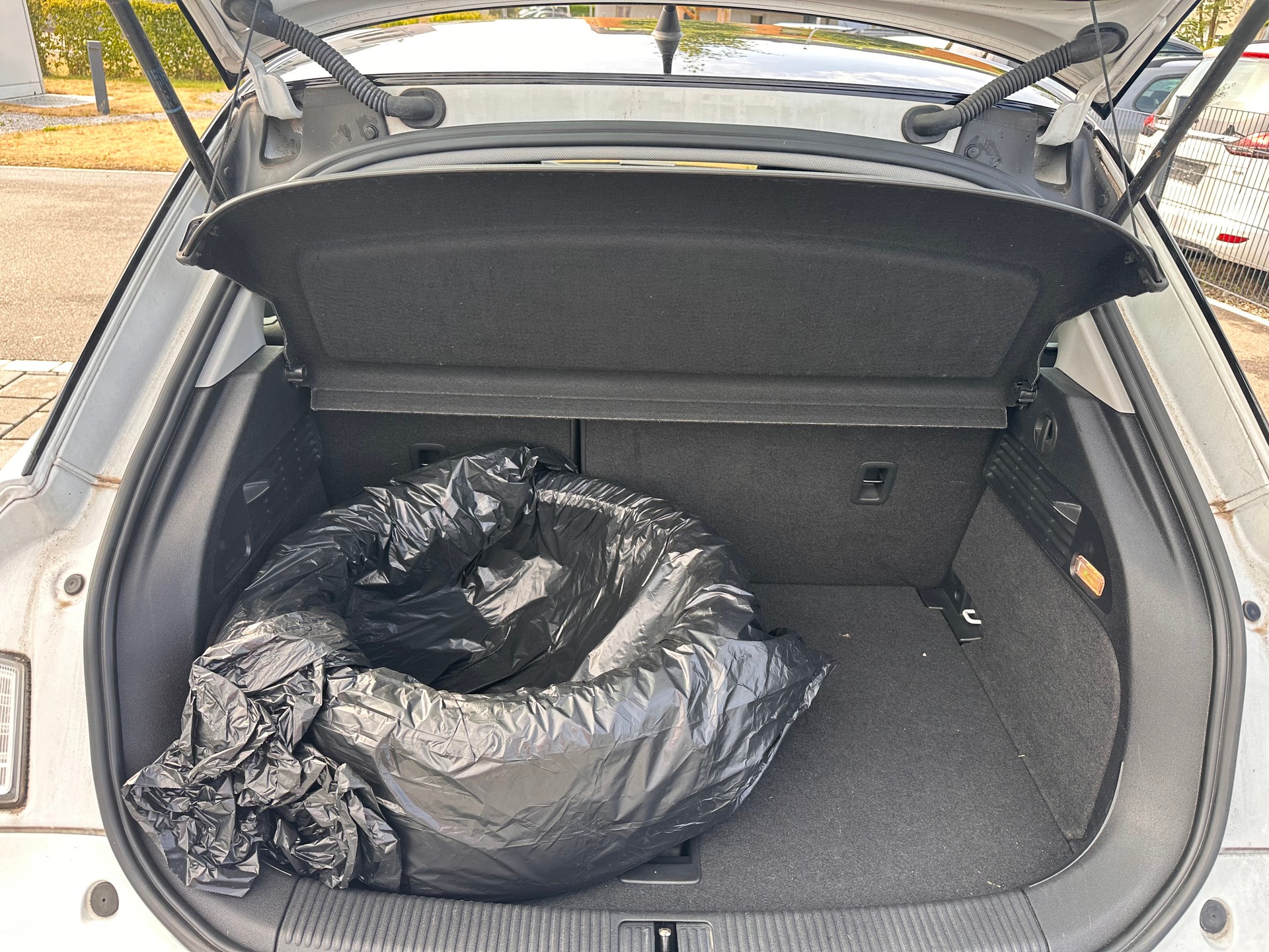 AUDI A1 Sportback 1.2 TFSI S-Line-image-11