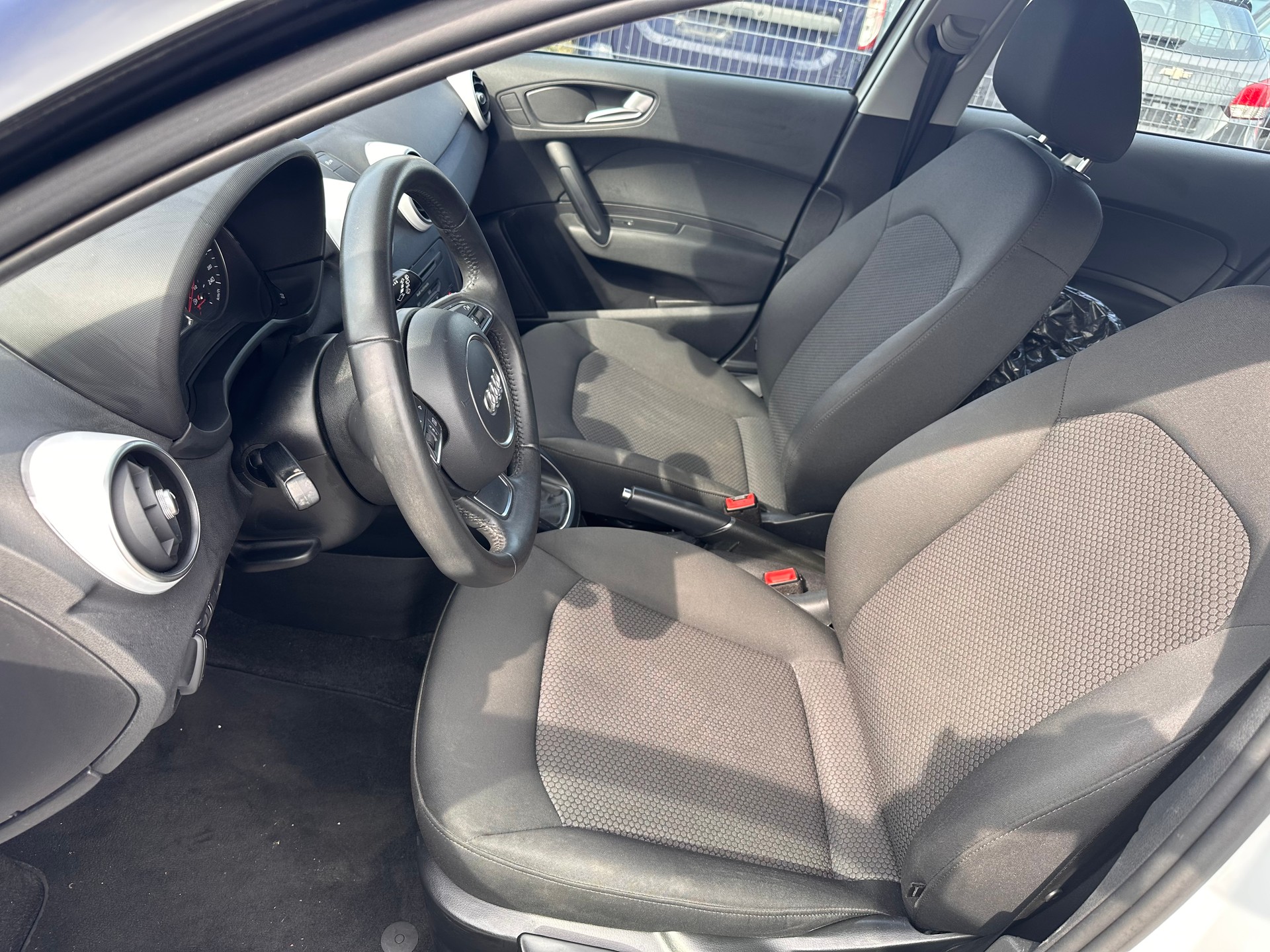 AUDI A1 Sportback 1.2 TFSI S-Line-image-6