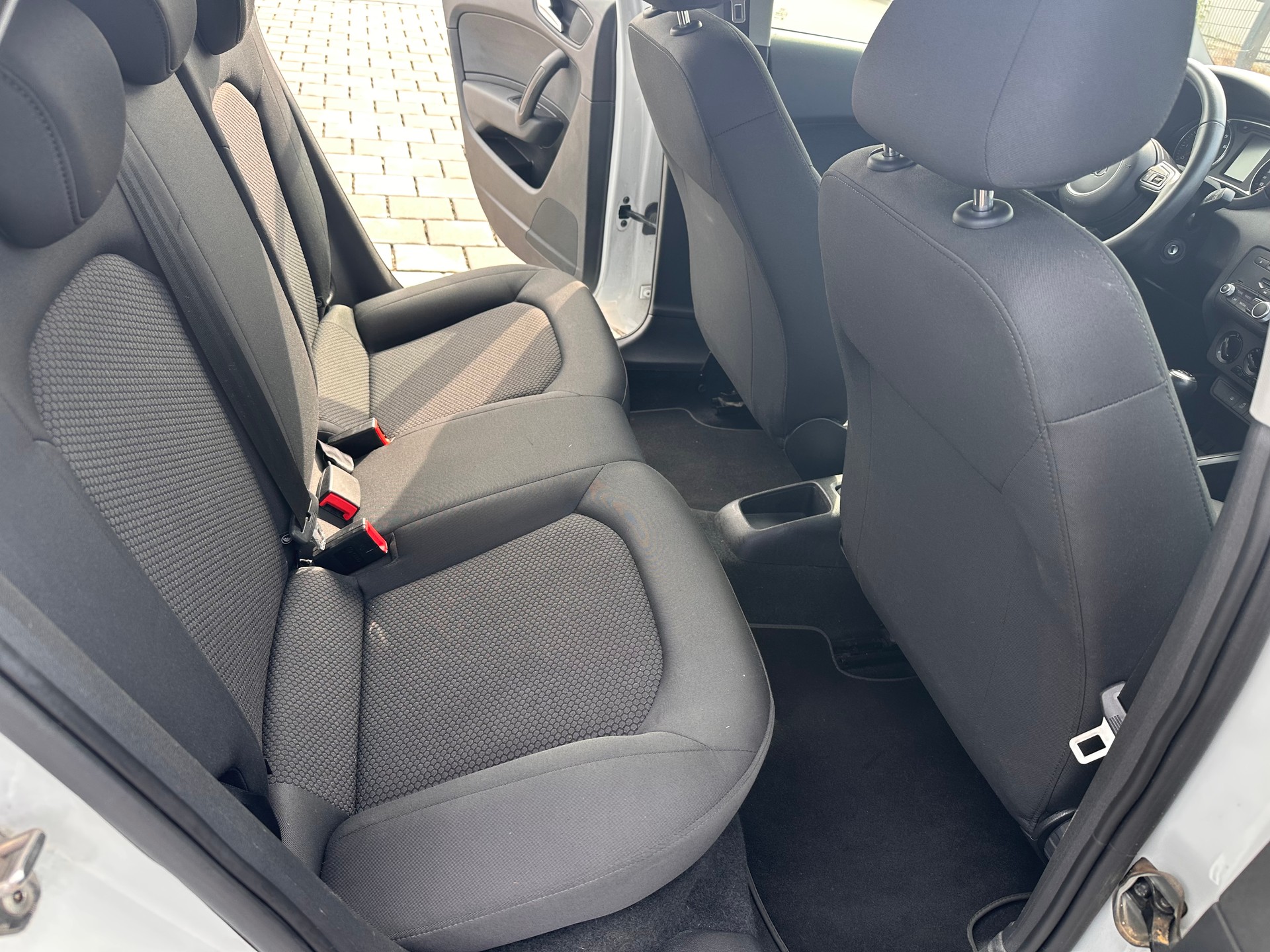 AUDI A1 Sportback 1.2 TFSI S-Line-image-9
