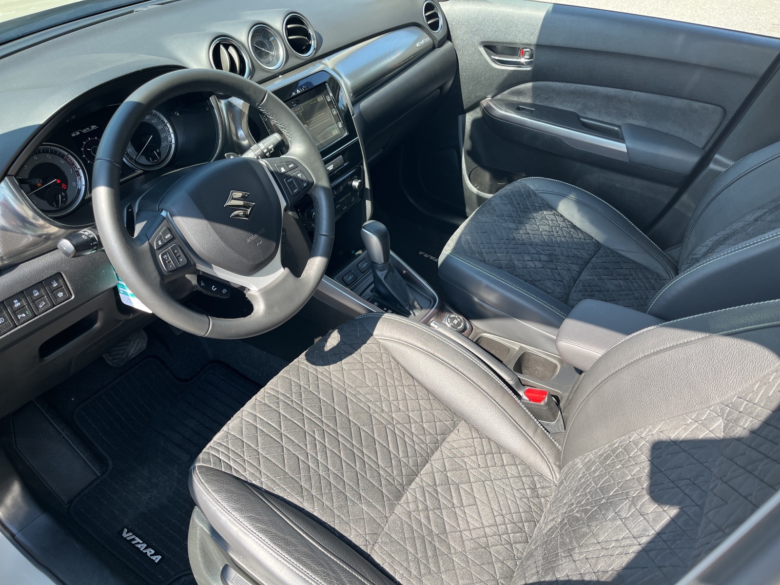 SUZUKI Vitara 1.4 T Compact Top Hybrid 4x4-image-8