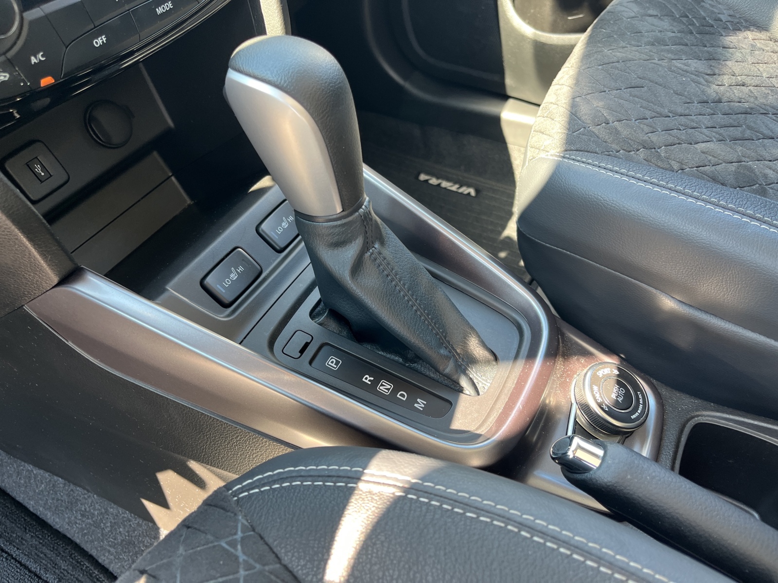 SUZUKI Vitara 1.4 T Compact Top Hybrid 4x4-image-12