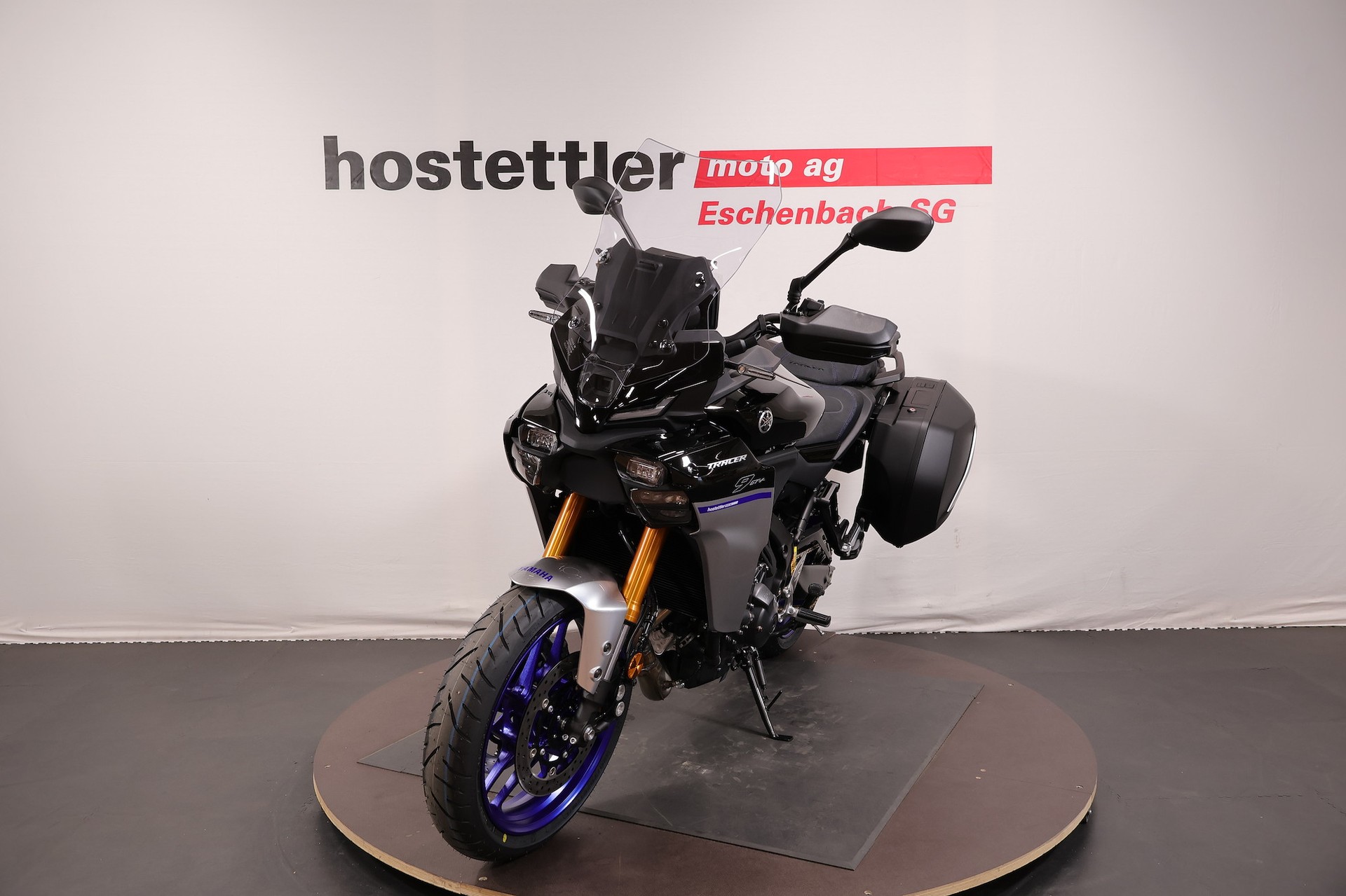YAMAHA Tracer 9 GT+ Y-AMT-showroom-element-1