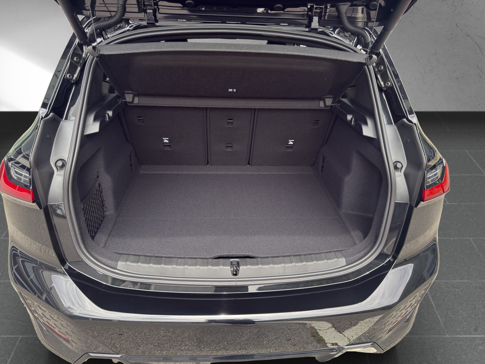 BMW 220i Active Tourer M Sport DKG-image-16
