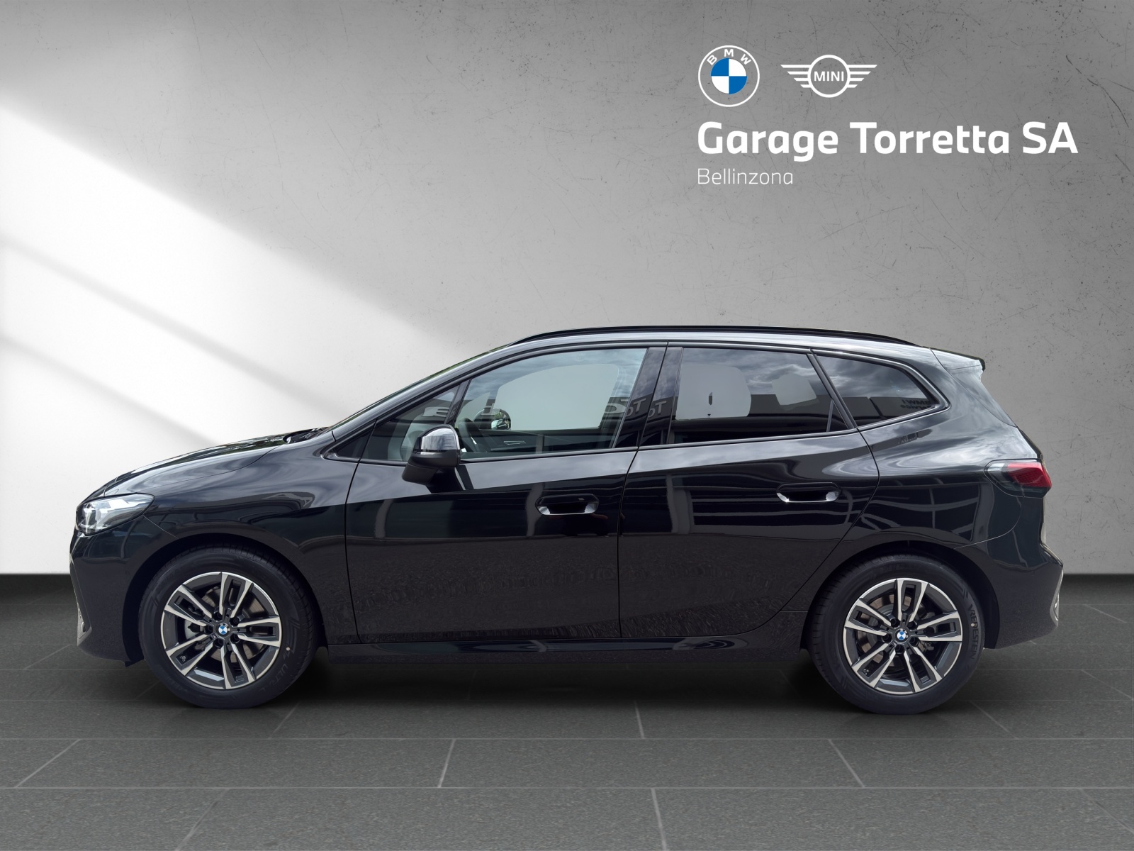 BMW 220i Active Tourer M Sport DKG-image-1