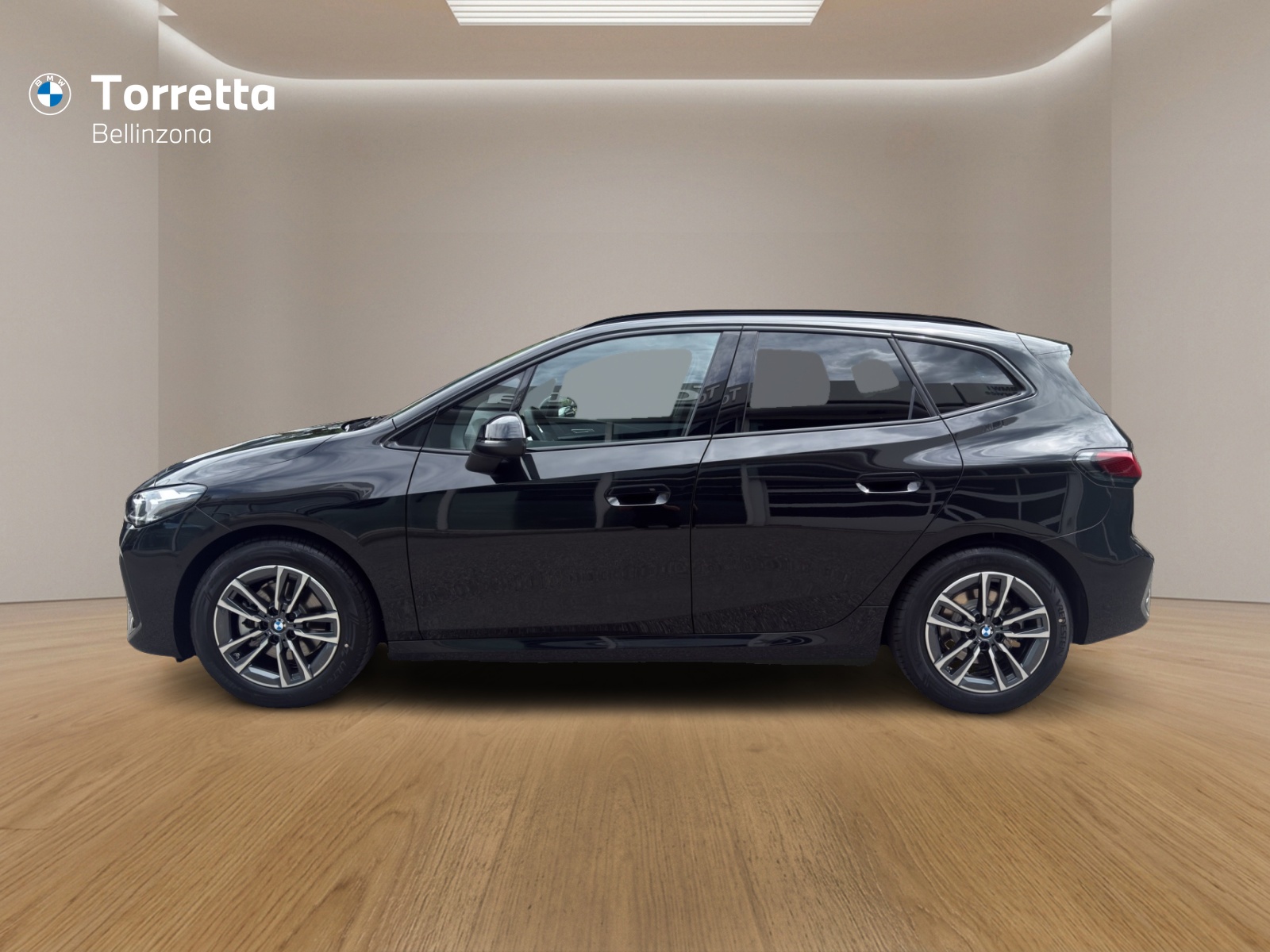BMW 220i Active Tourer M Sport DKG-showroom-element-1